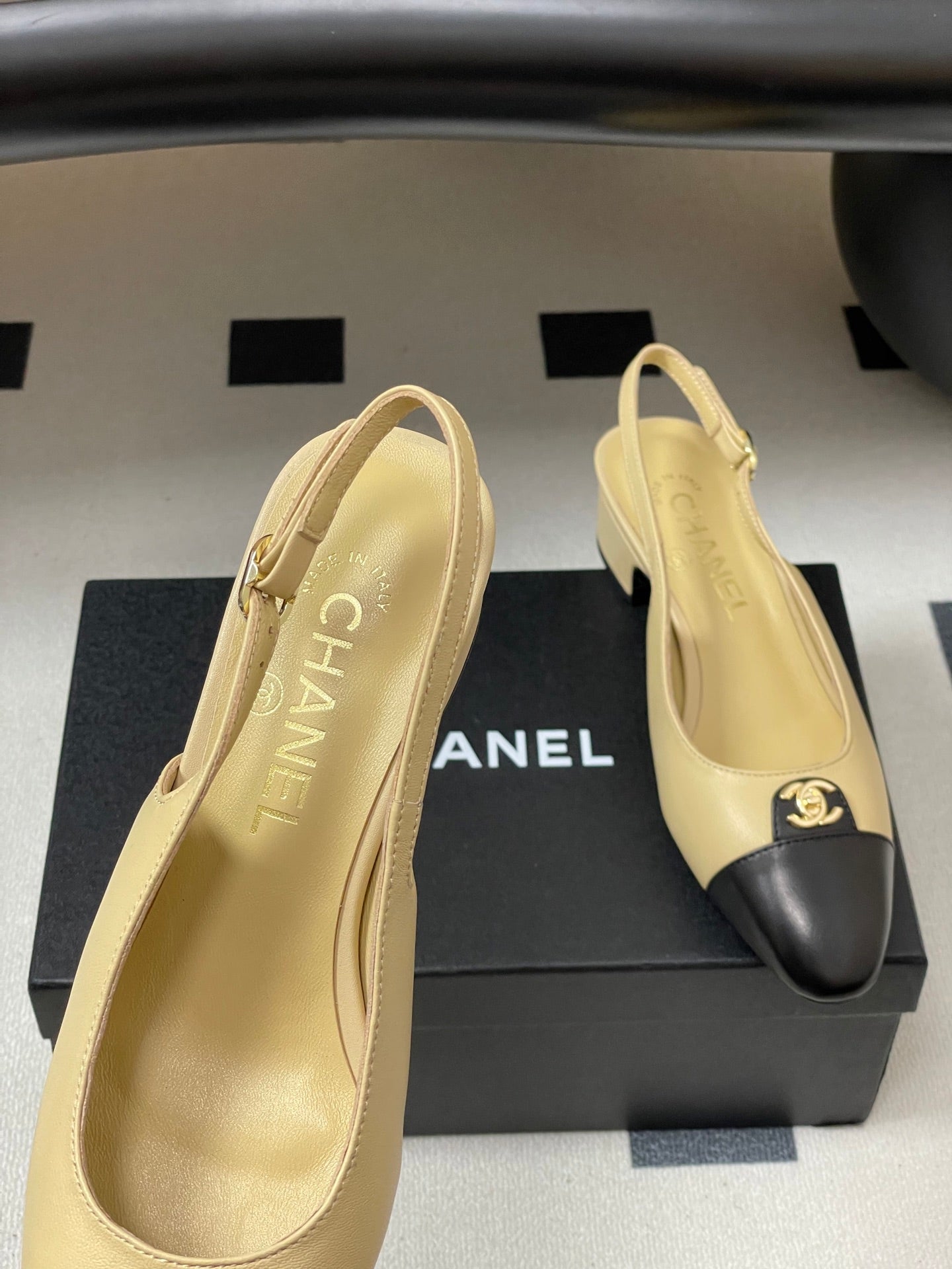 Chanel 25 Slingback 30mm Beige Black Lambskin 473213