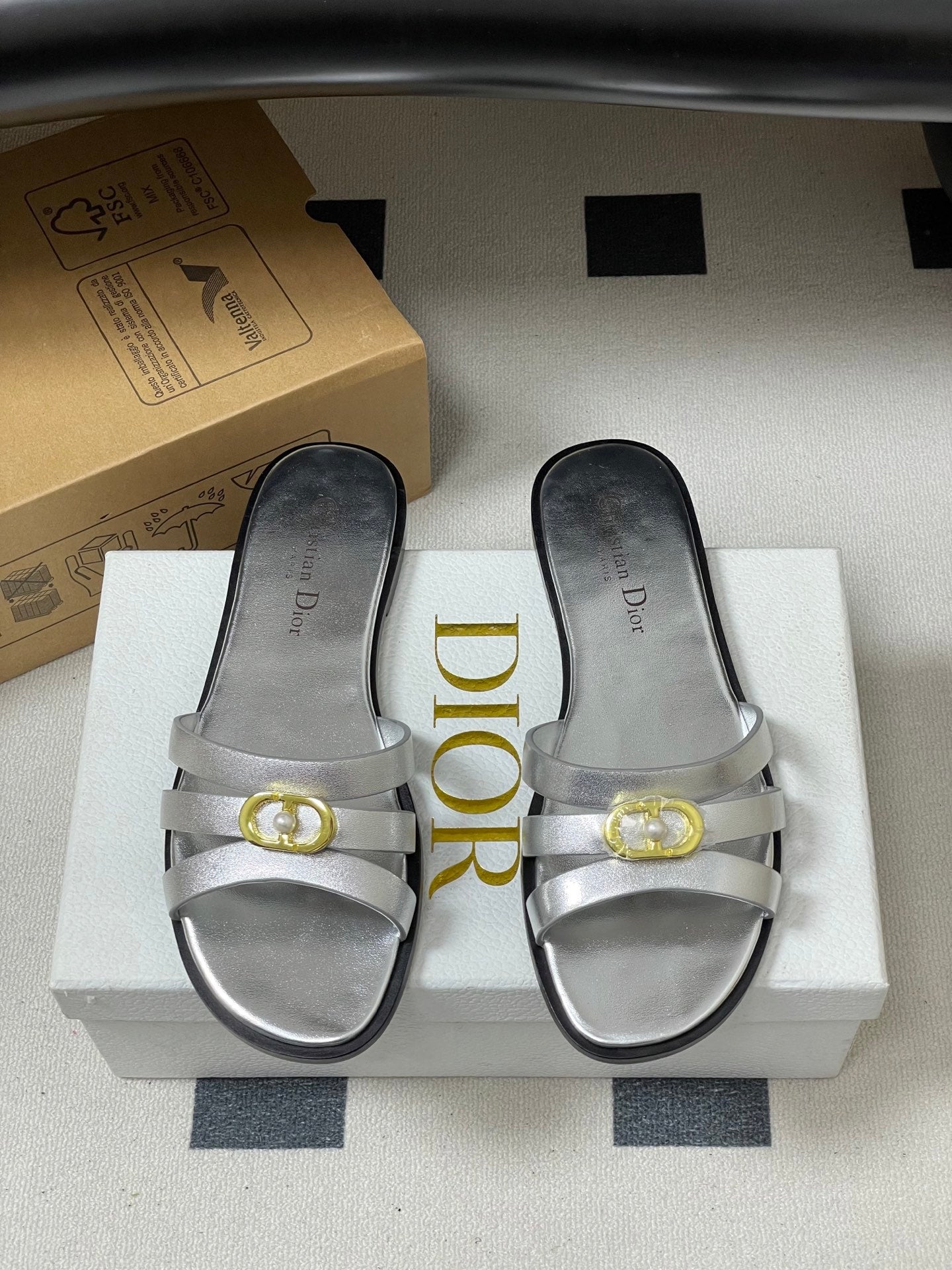 CD 26 Chunky Heel Sandals Metallic Silver Leather 593527