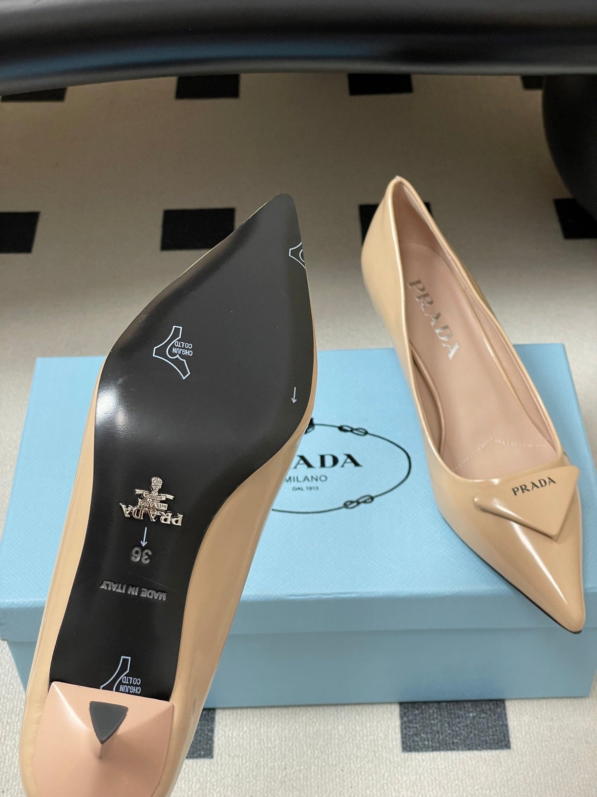 PRA 26SS Pointed Toe Heels Beige Patent Leather 593838