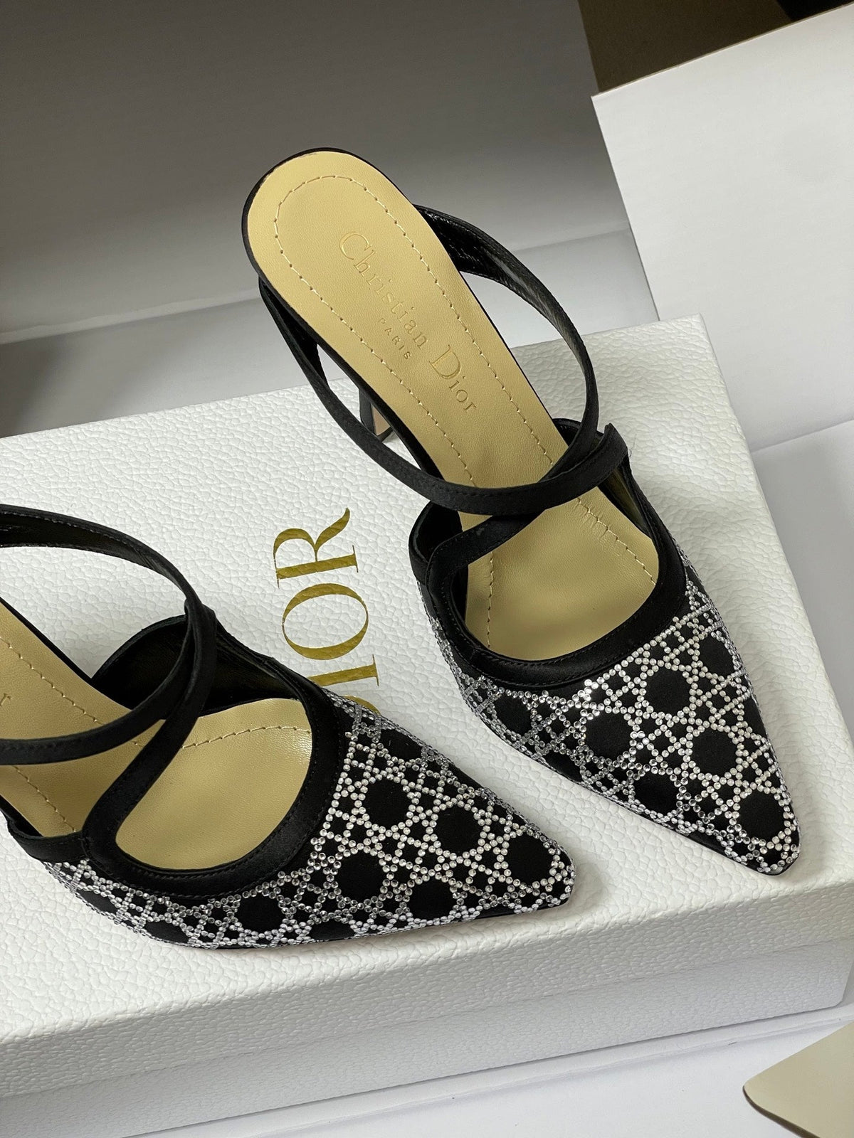 CD 26 High-Heeled Mules Black Diamond Mesh Sheepskin 593590