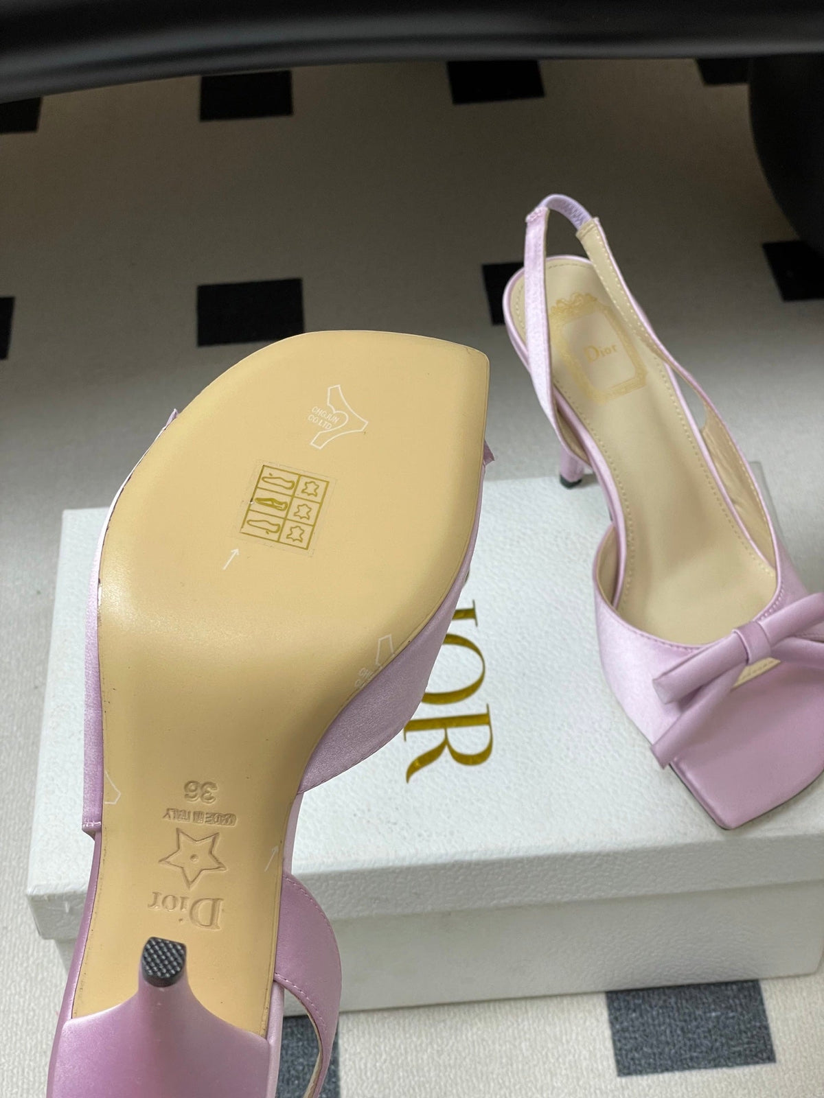 CD 26 Slingback 85 Light Purple Leather Silk Fabric 593604