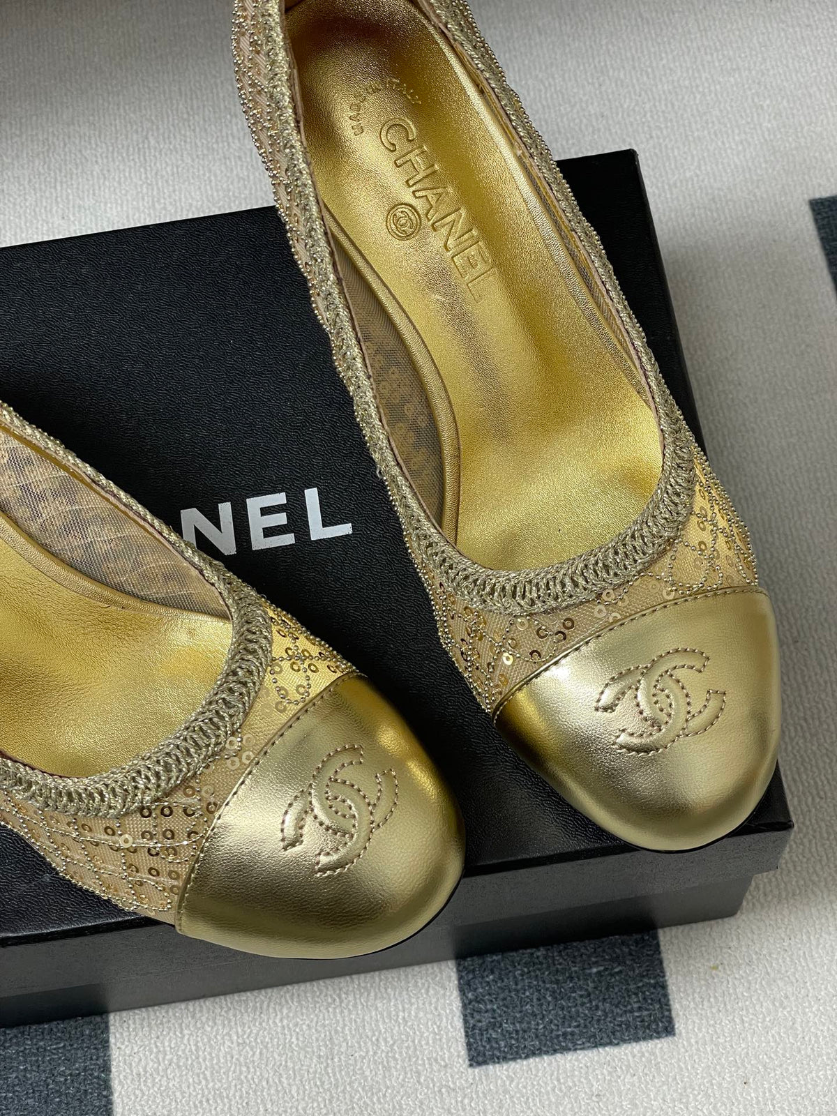 CC 26 Beaded Sequin Pump With Double C Pearl Heel Gold Mesh Leather 593159