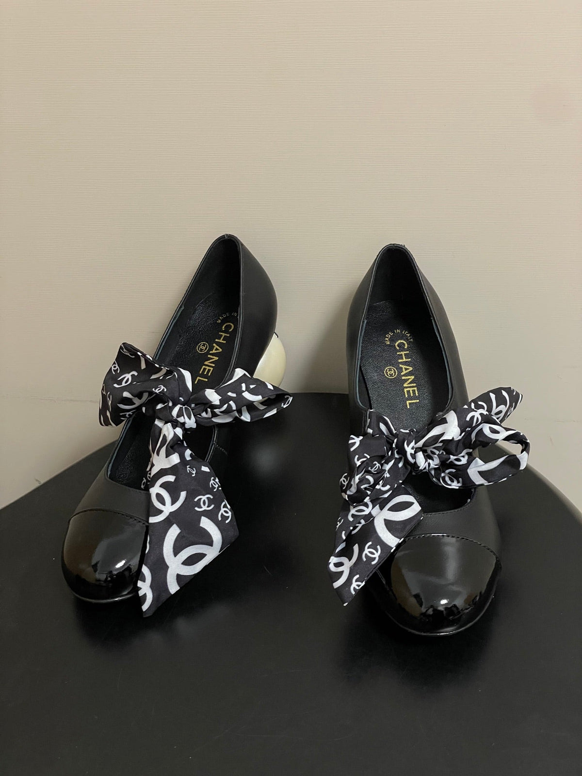 CC 26  Double C Pearl Heel Pump With Silk Ribbon Black Sheepskin 593158
