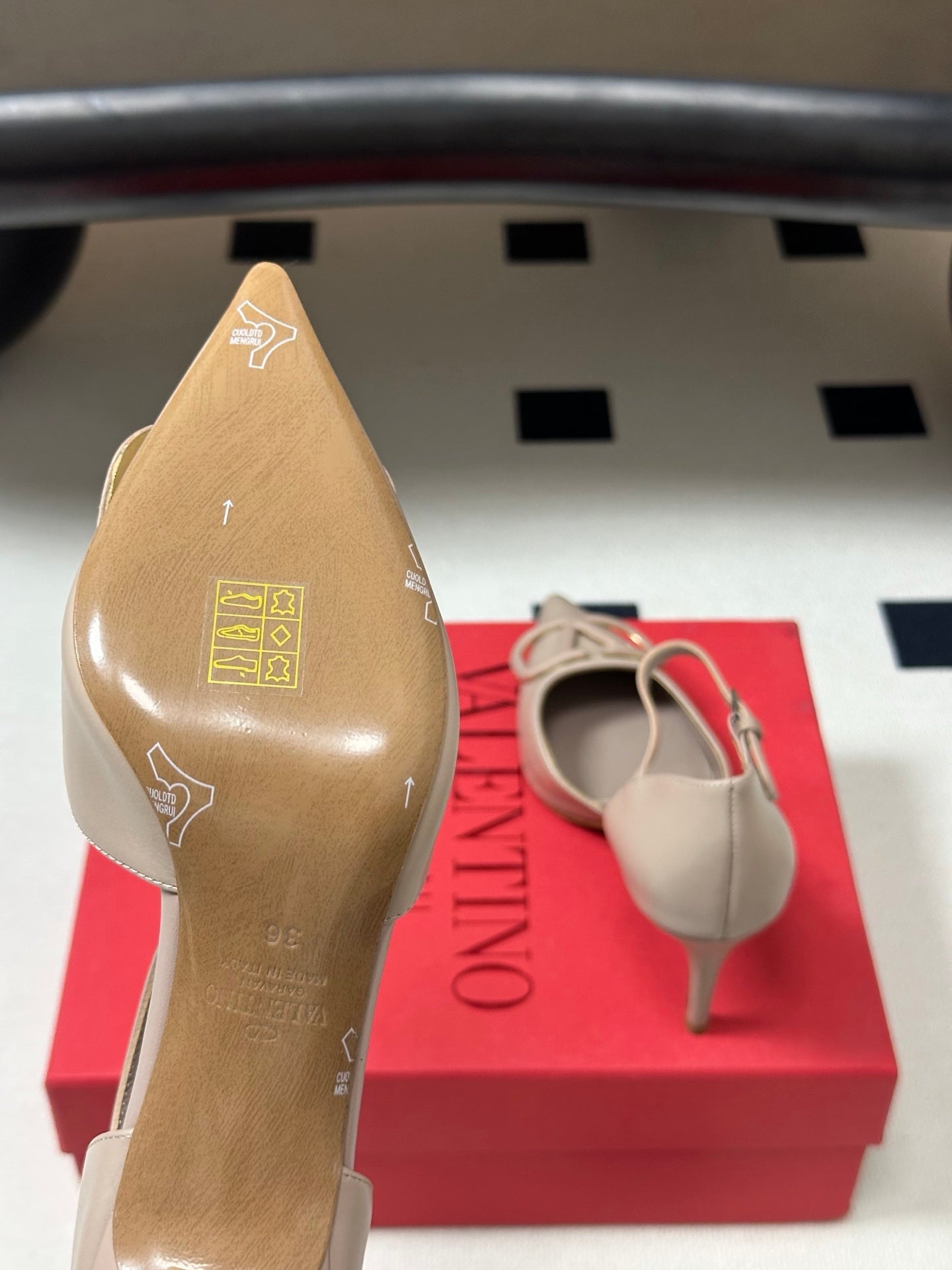 Valentino 2026 Garavani VLogo Signature D'Orsay 80mm Patent Leather Pumps 885969