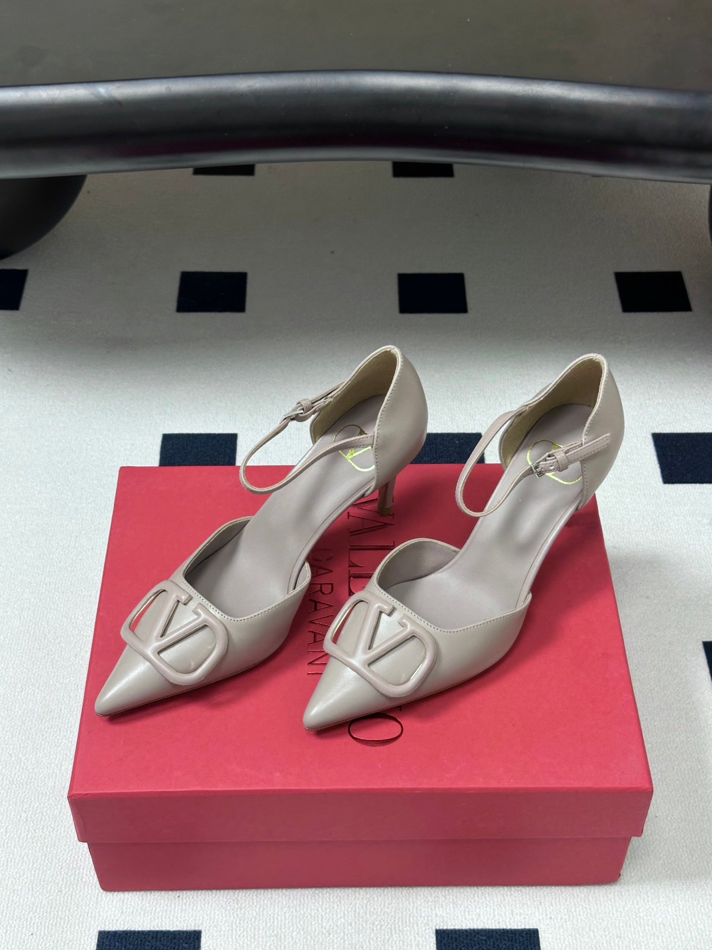 Valentino 2026 Garavani VLogo Signature D'Orsay 80mm Patent Leather Pumps 885969