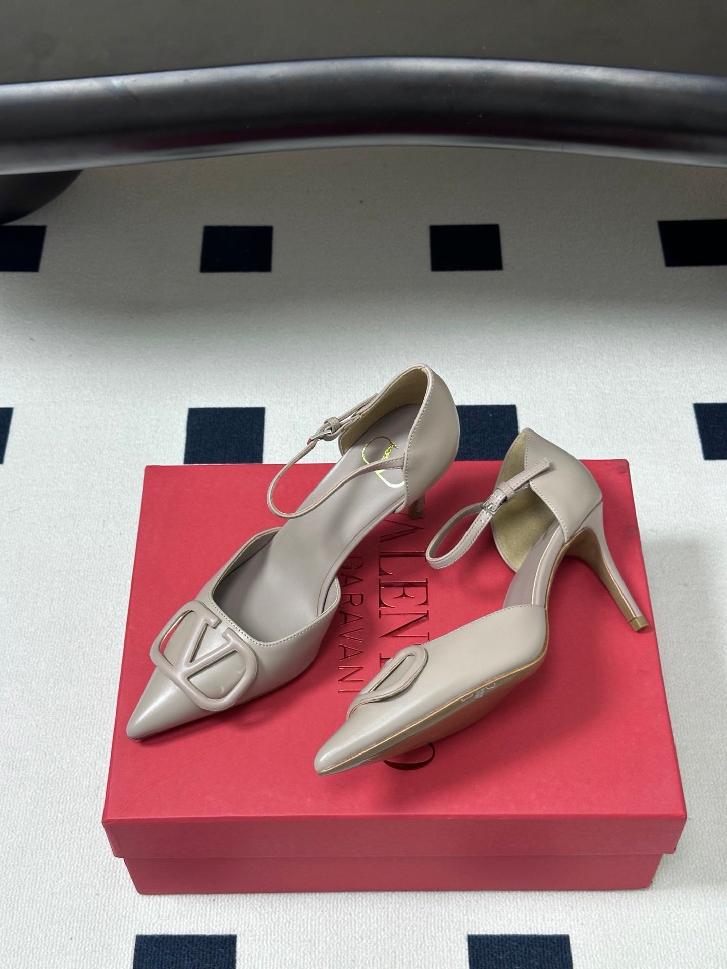 Valentino 2026 Garavani VLogo Signature D'Orsay 80mm Patent Leather Pumps 885969