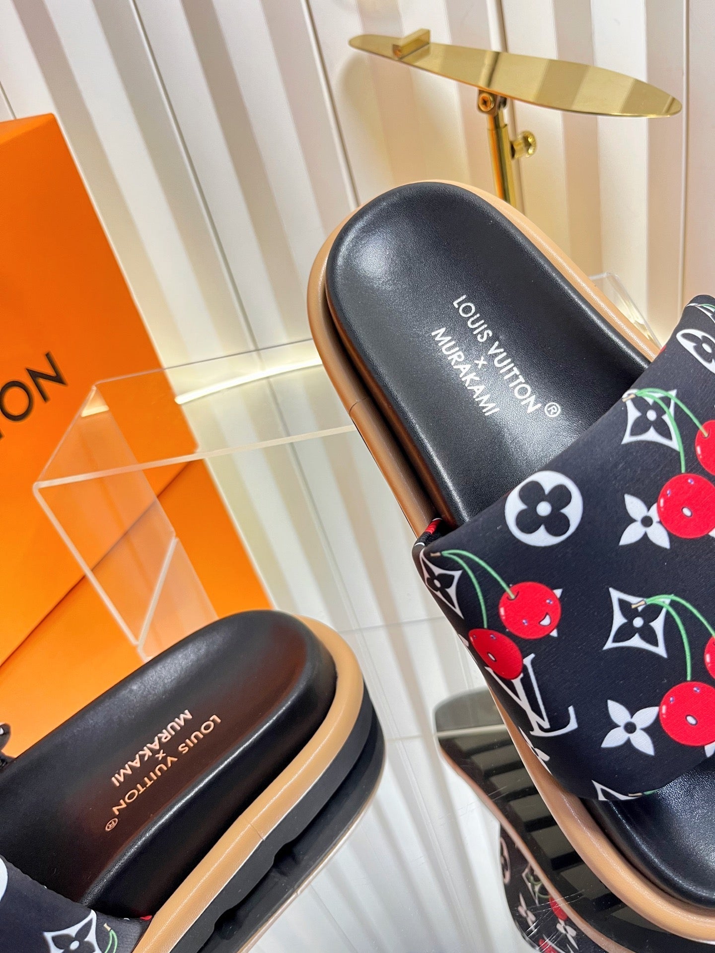 LV 26s Slippers Black Red Fabric Sheepskin 616351