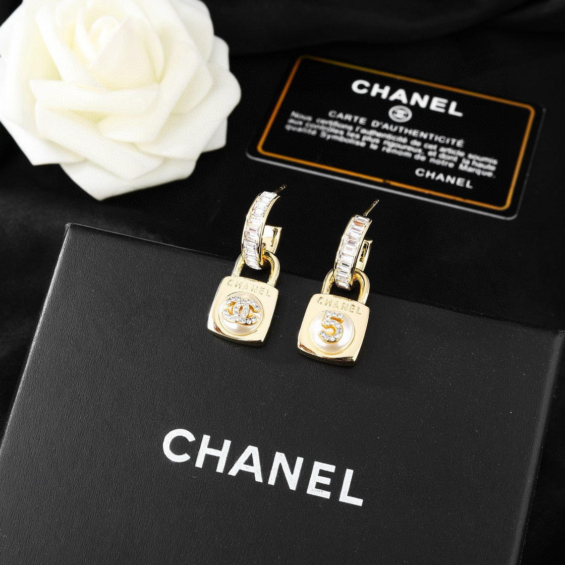 CC Pendant Looked Double C Diamond Light Gold Earrings
