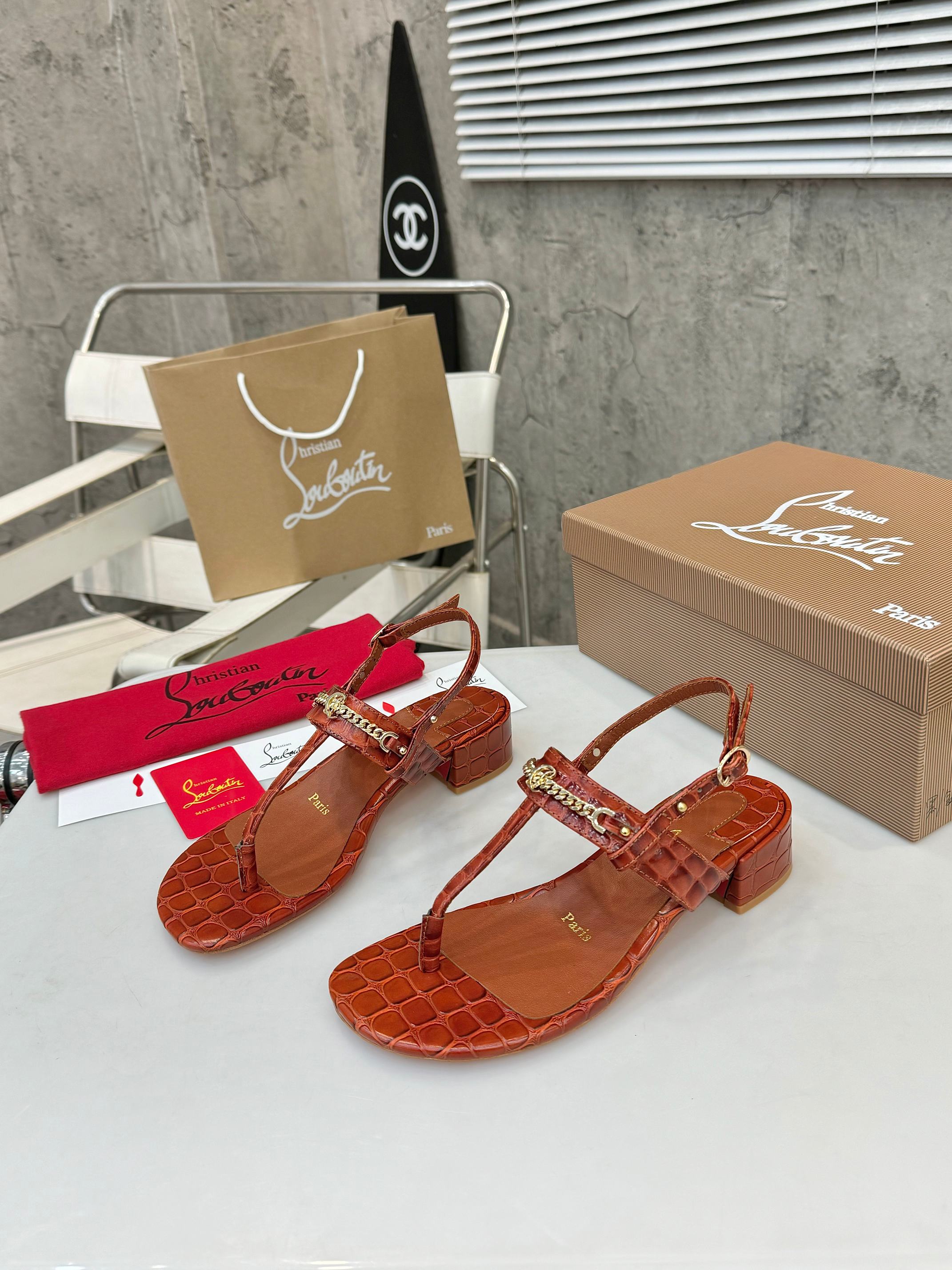 Christian Louboutin 2026 MJ Thong Sandals 25mm Croc-Effect Leather 780393