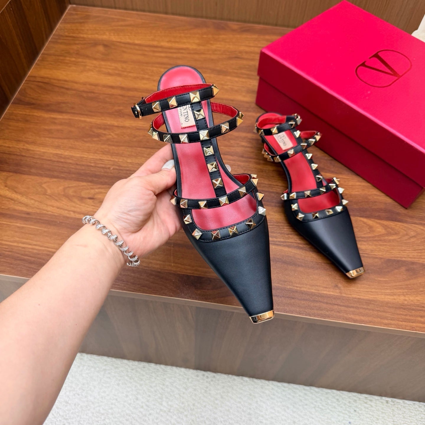 Valentino 2026 Rockstud Ankle Strap Pumps 40mm Strass Calfskin 871032