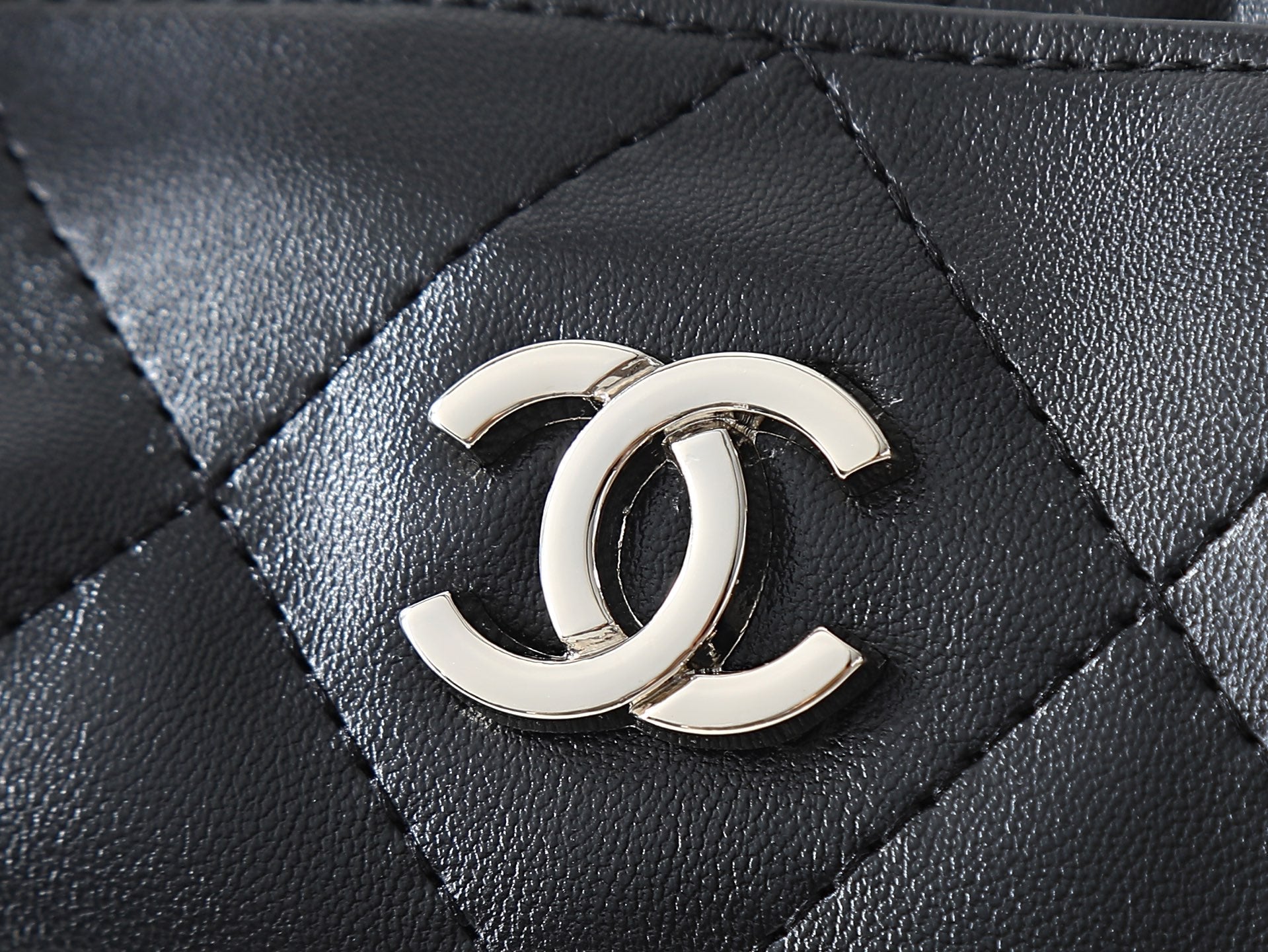Chanel 2026 Mini Hobo Bag 23cm Calfskin