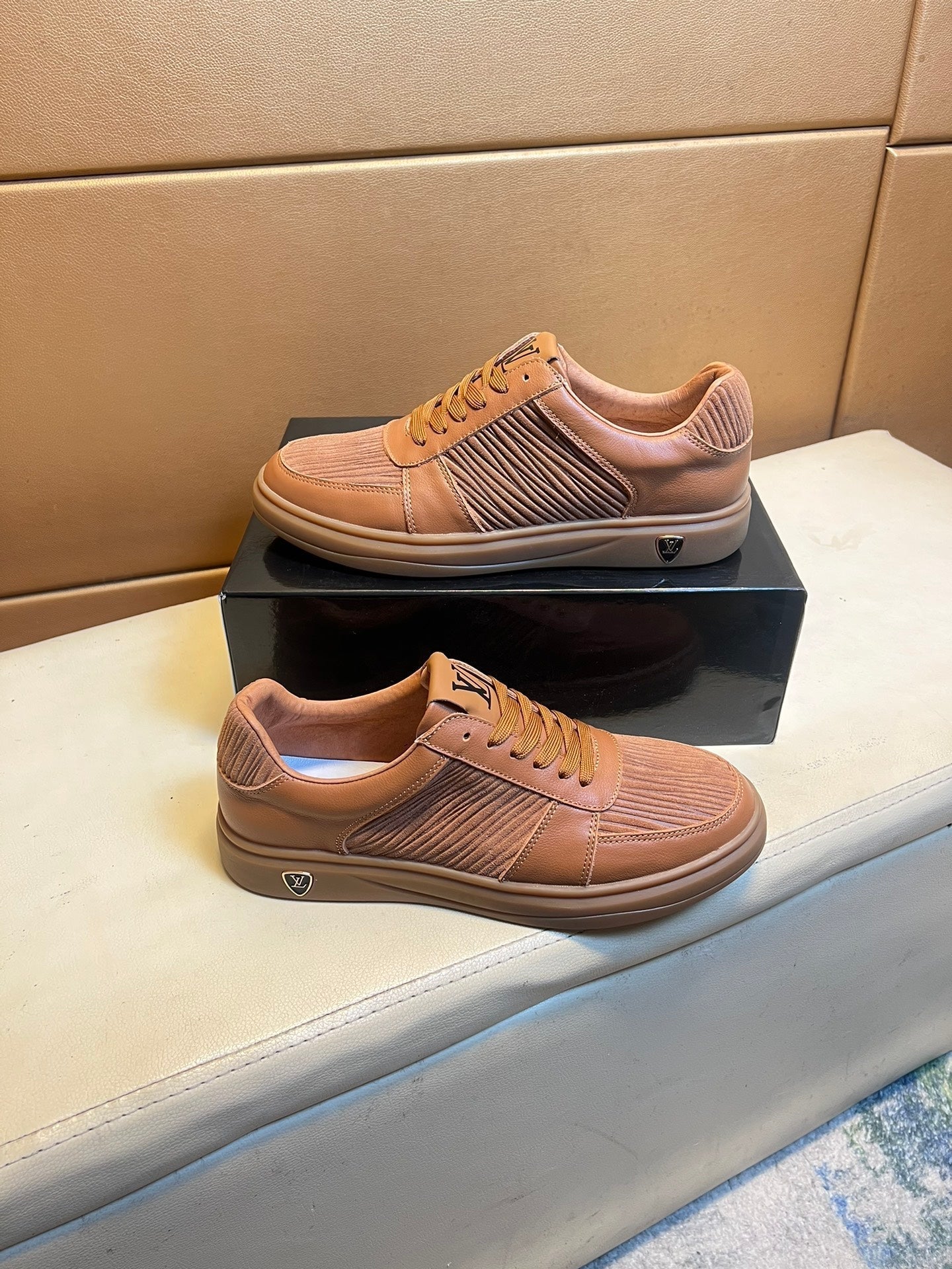LV SNEAKERS IN RUSSET BROWN CALFSKIN AND SUEDE