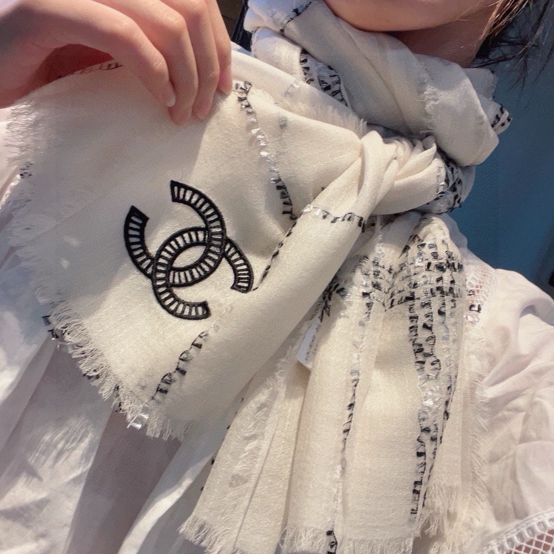 CC Scarf 200 CM In White With Black Stripes Cashmere 385515