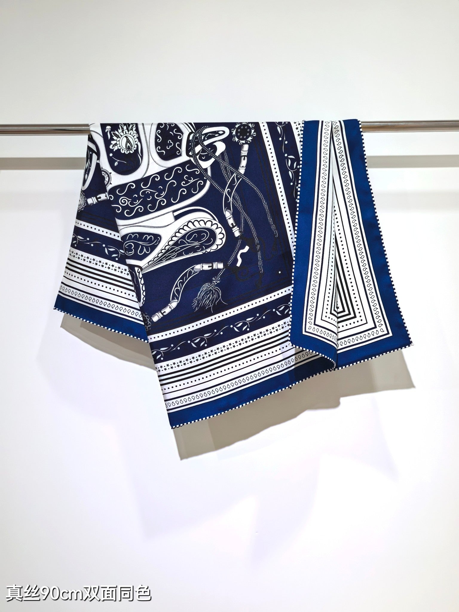 HM 26ss Amazon  Scarf 90 Dark Blue White Twill Silk 132411