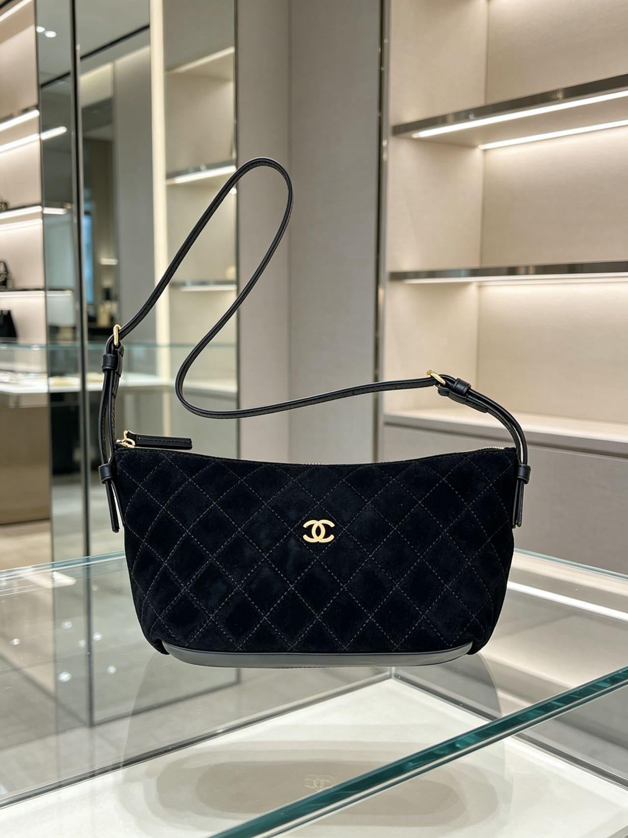 Chanel 2026 Clutch Bag 19cm Suede Leather