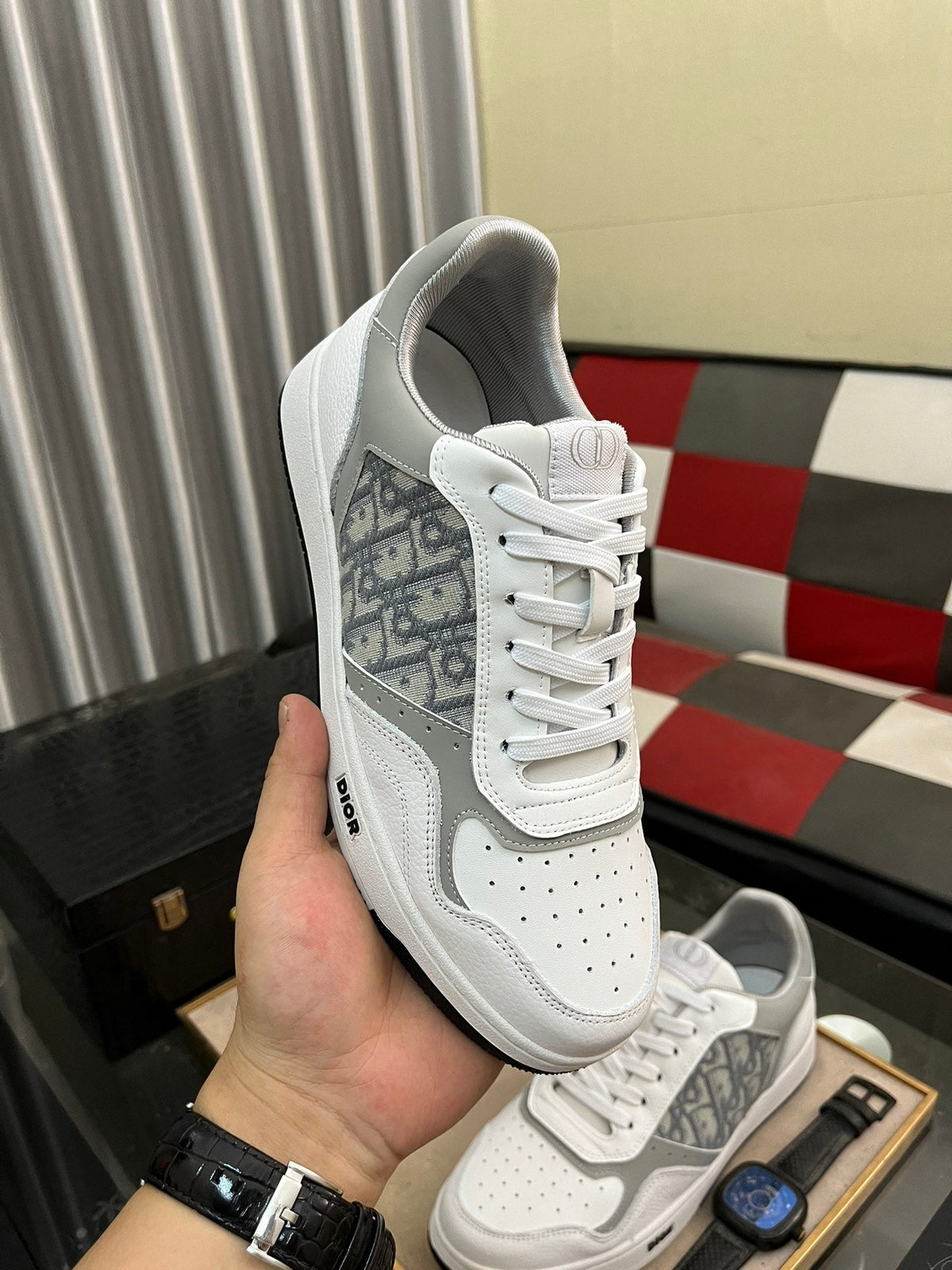 CD B27 LOW-TOP SNEAKER WHITE AND GRAY CALFSKIN