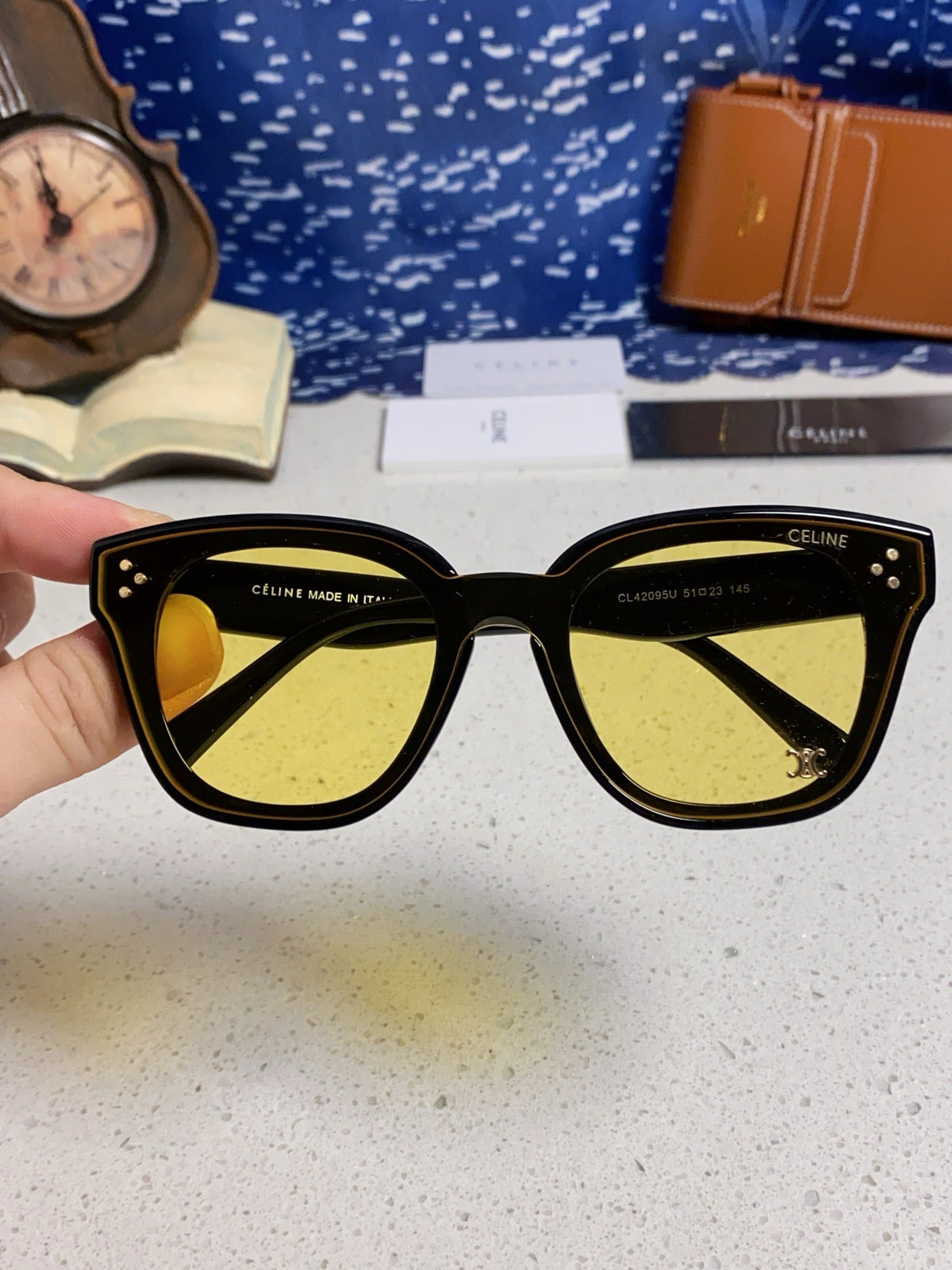 SQUARE SUNGLASS 575840 IN BLACK ACETATE GREEN LENSES