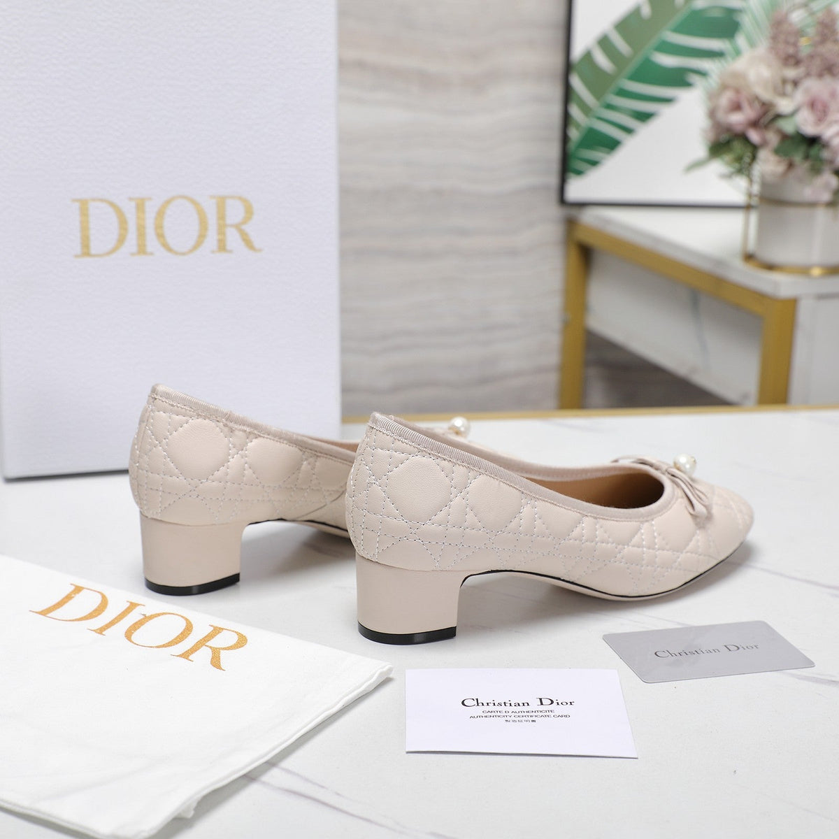 CD Pump 40mm In White Pink Quilted Calfskin 995266