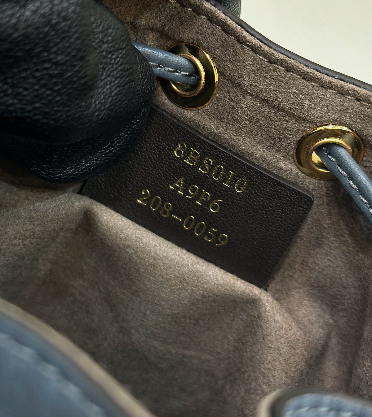 MON TRESOR 18 IN COLORFUL CANVAS WITH FF MOTIF EMBROIDERED