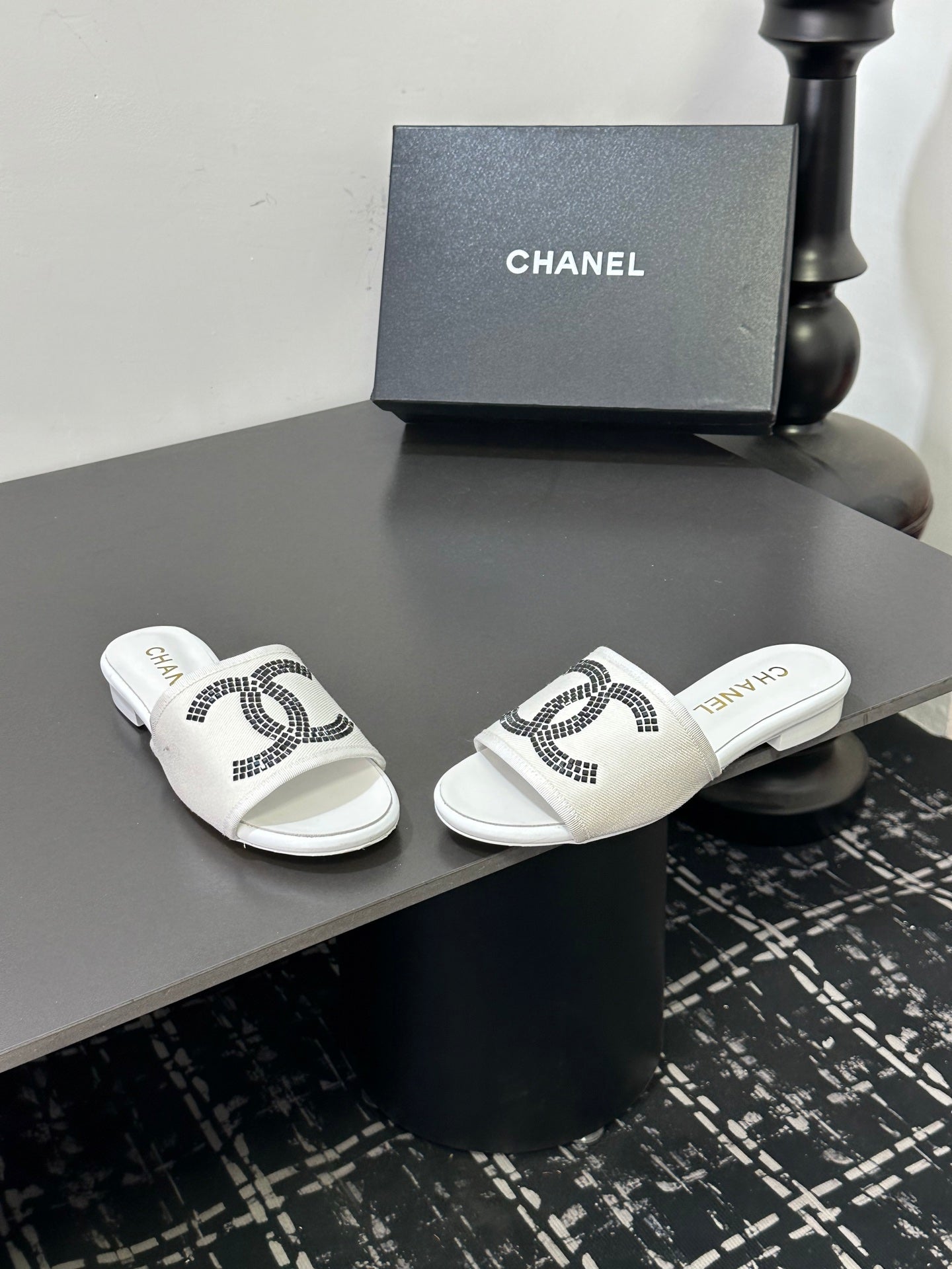 CC 2026 Slippers White Canvas Sheepskin 668148