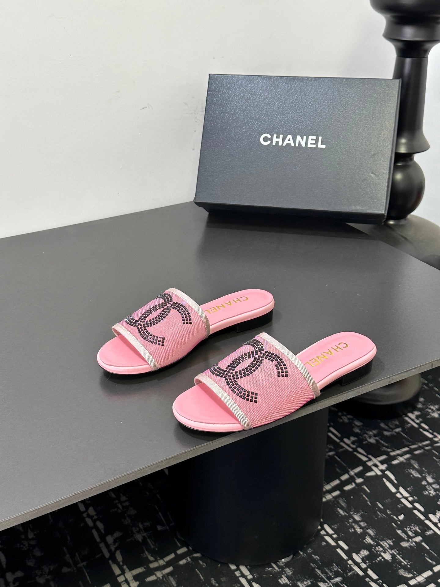 CC 2026 Slippers Pink Black Mesh Sheepskin 668147