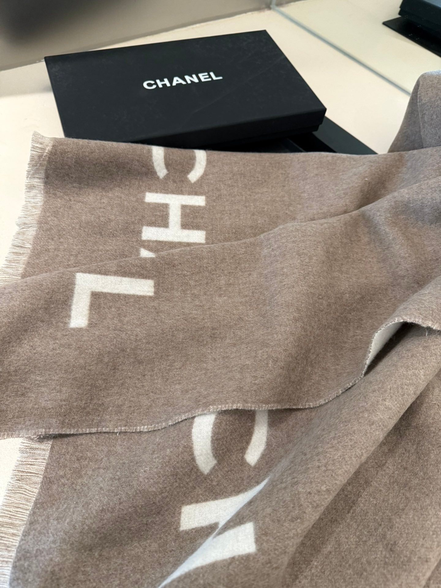 CC Scarf 200 CM In Brown Mix White Cashmere 401298