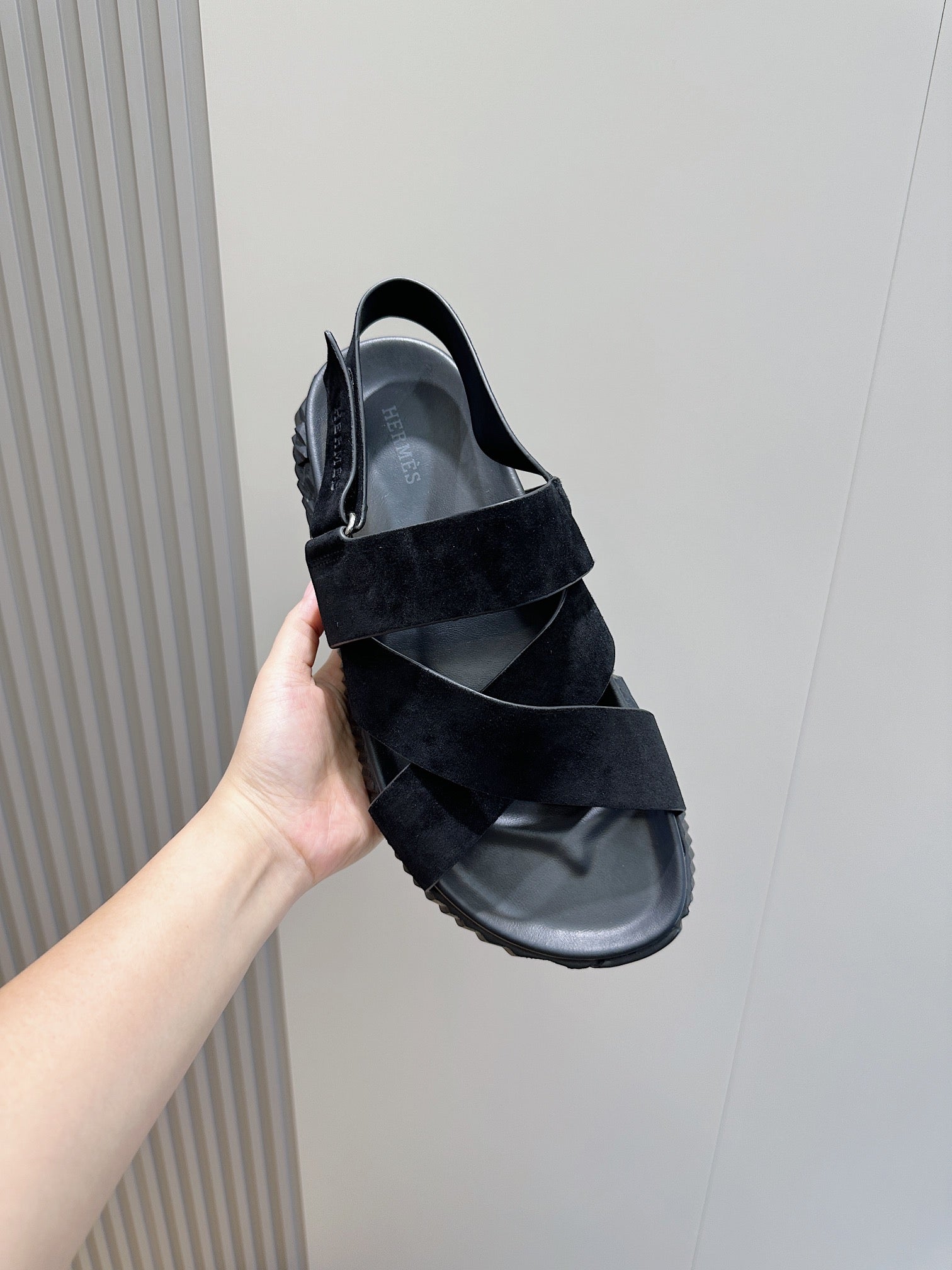 HM Men's Electric Sandals Black Suede 547689