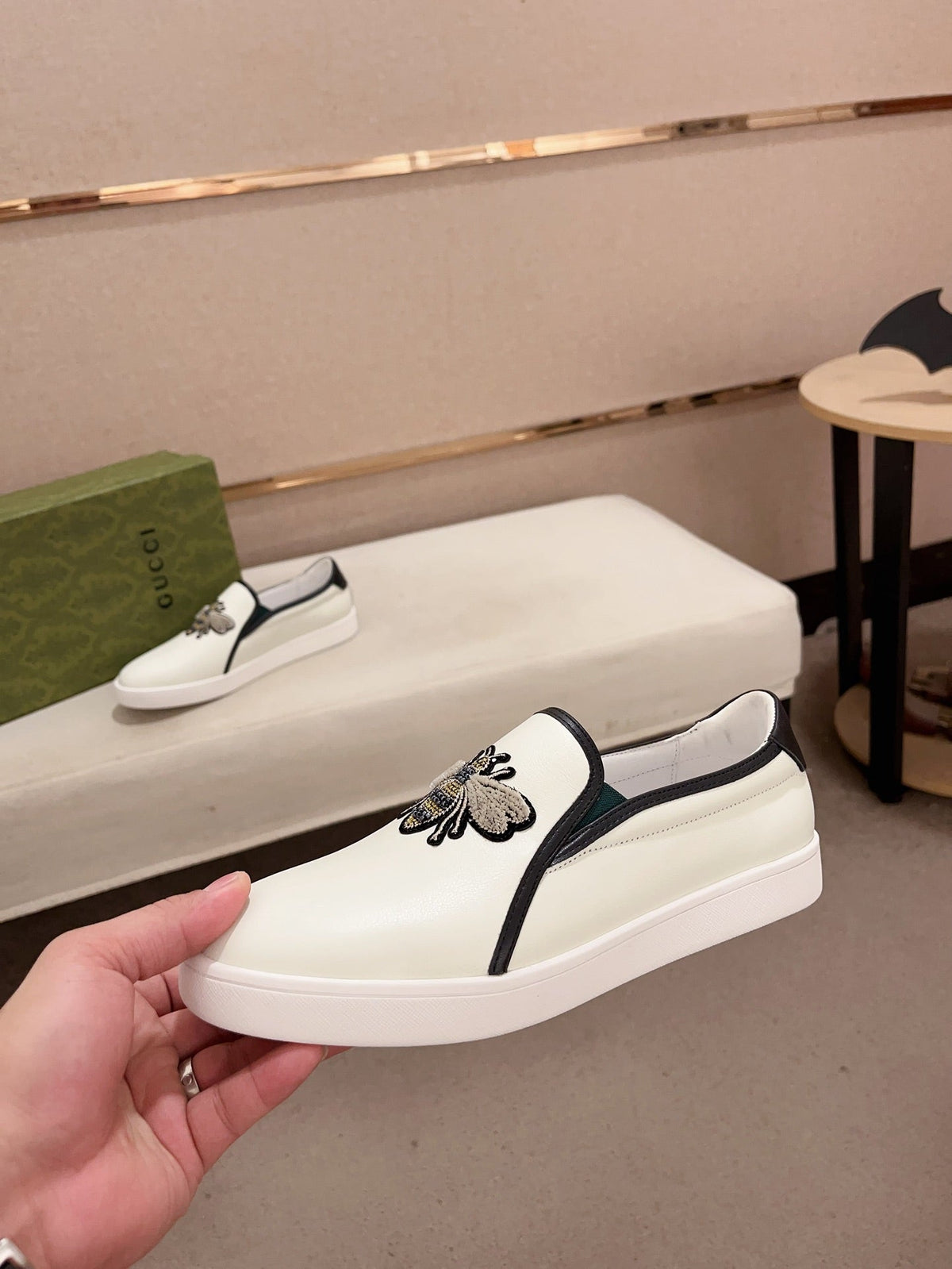 GG Men's Slip on Bee White Cowhide 533940