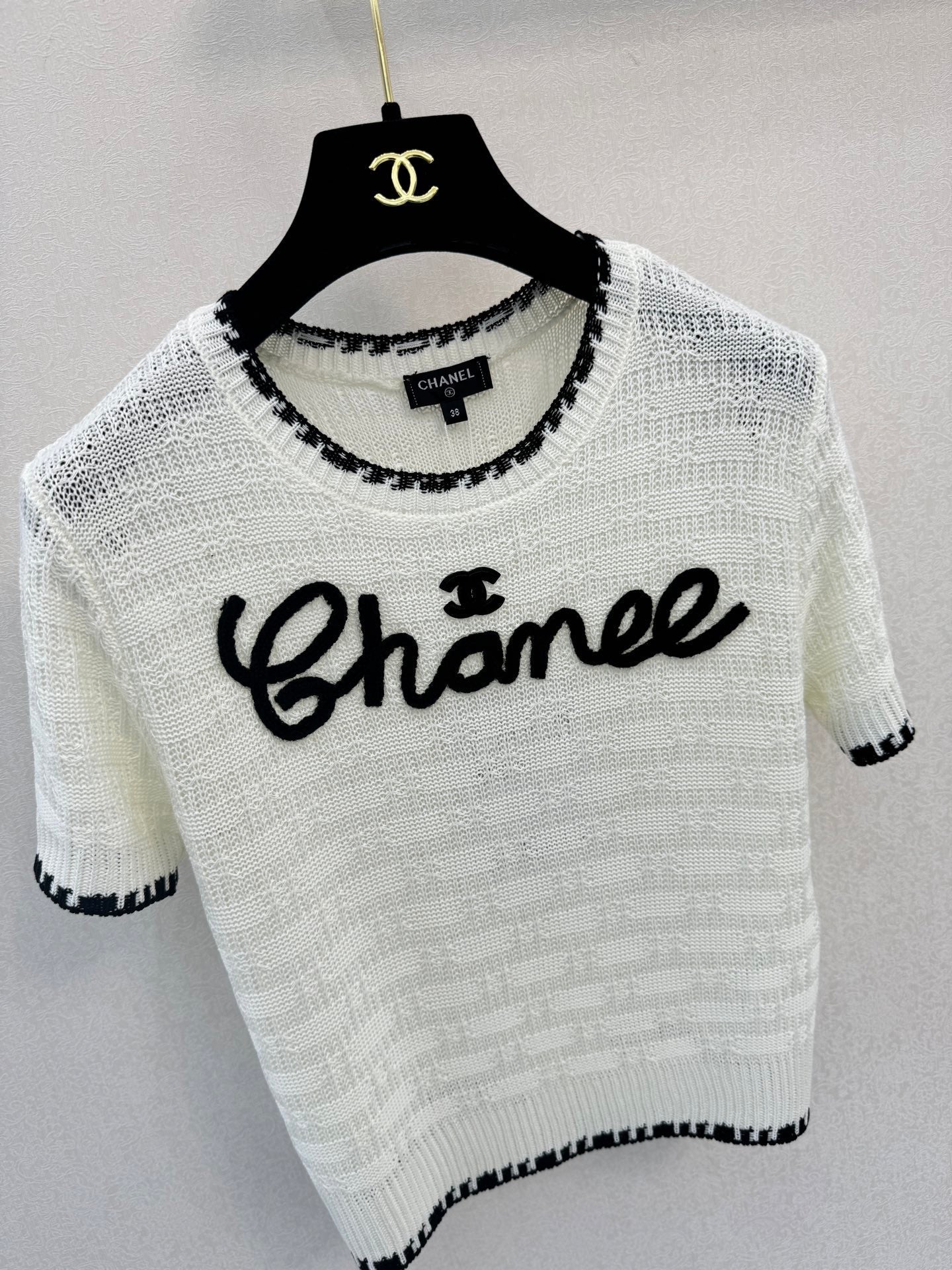 Chanel 2026 Embroidery Logo Short-sleeved Shirt White Black Wool 364270