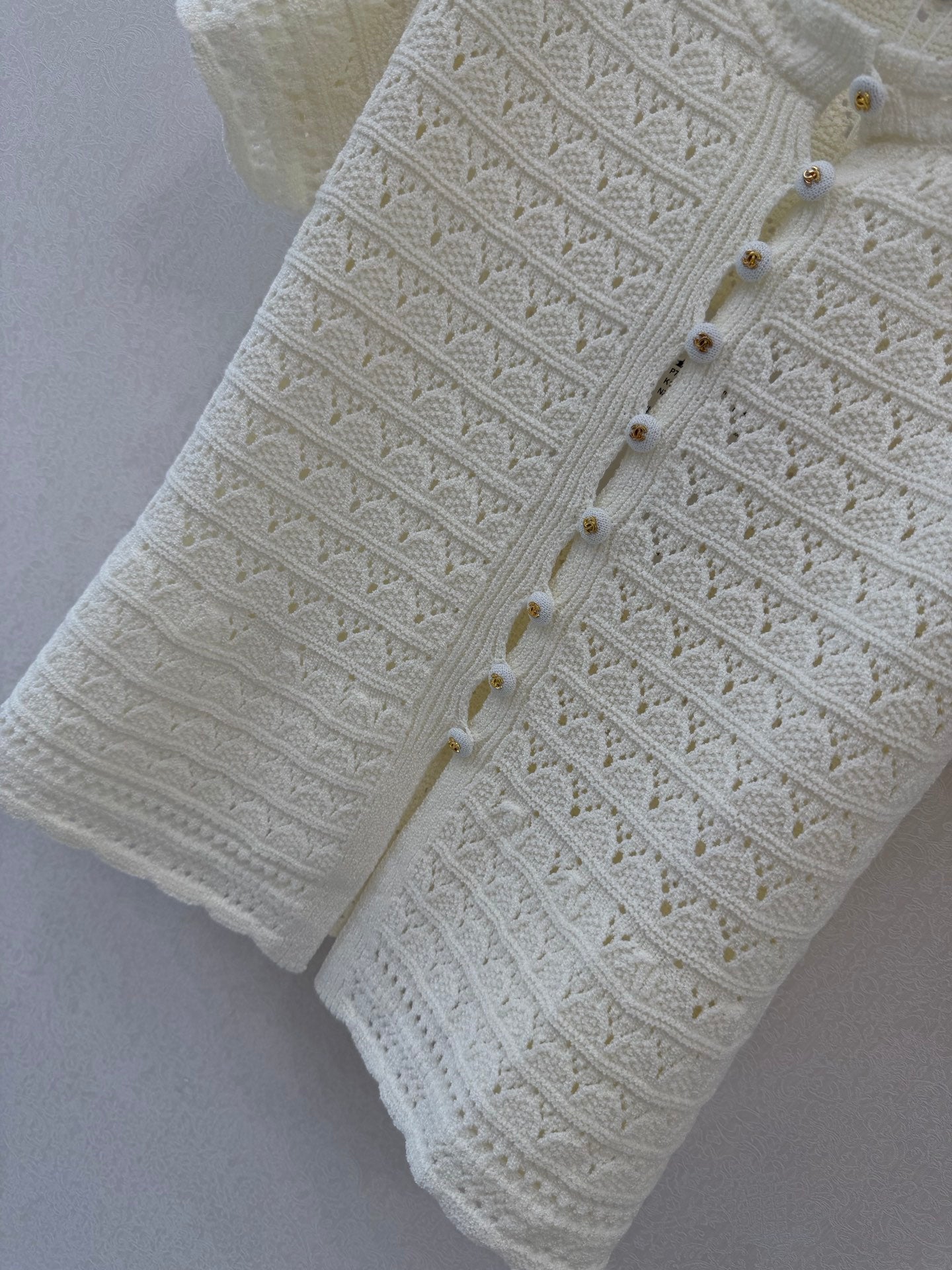 Chanel 2026 Crew Neck Short-sleeved Cardigan Cream Cotton Linen 394769