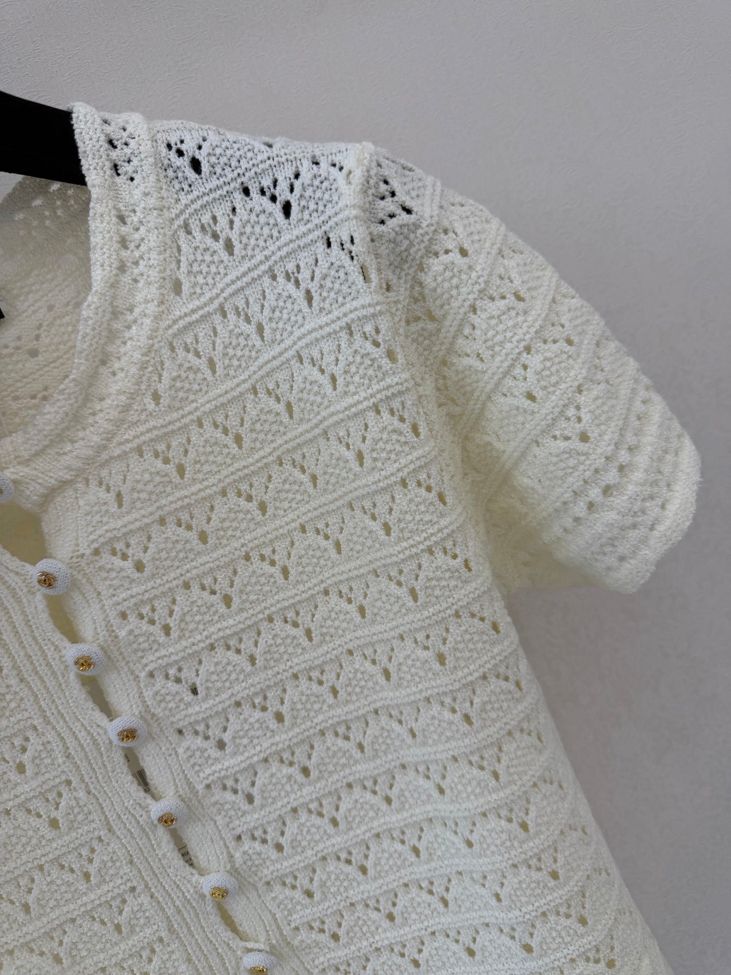 Chanel 2026 Crew Neck Short-sleeved Cardigan Cream Cotton Linen 394769