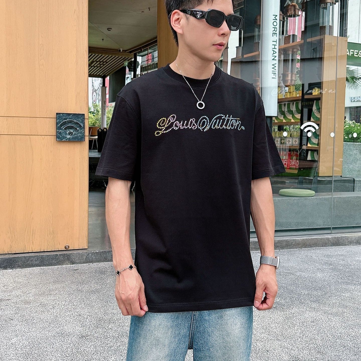 LV 26A Short-Sleeve T-Shirt Black Rhinestones Cotton 406013
