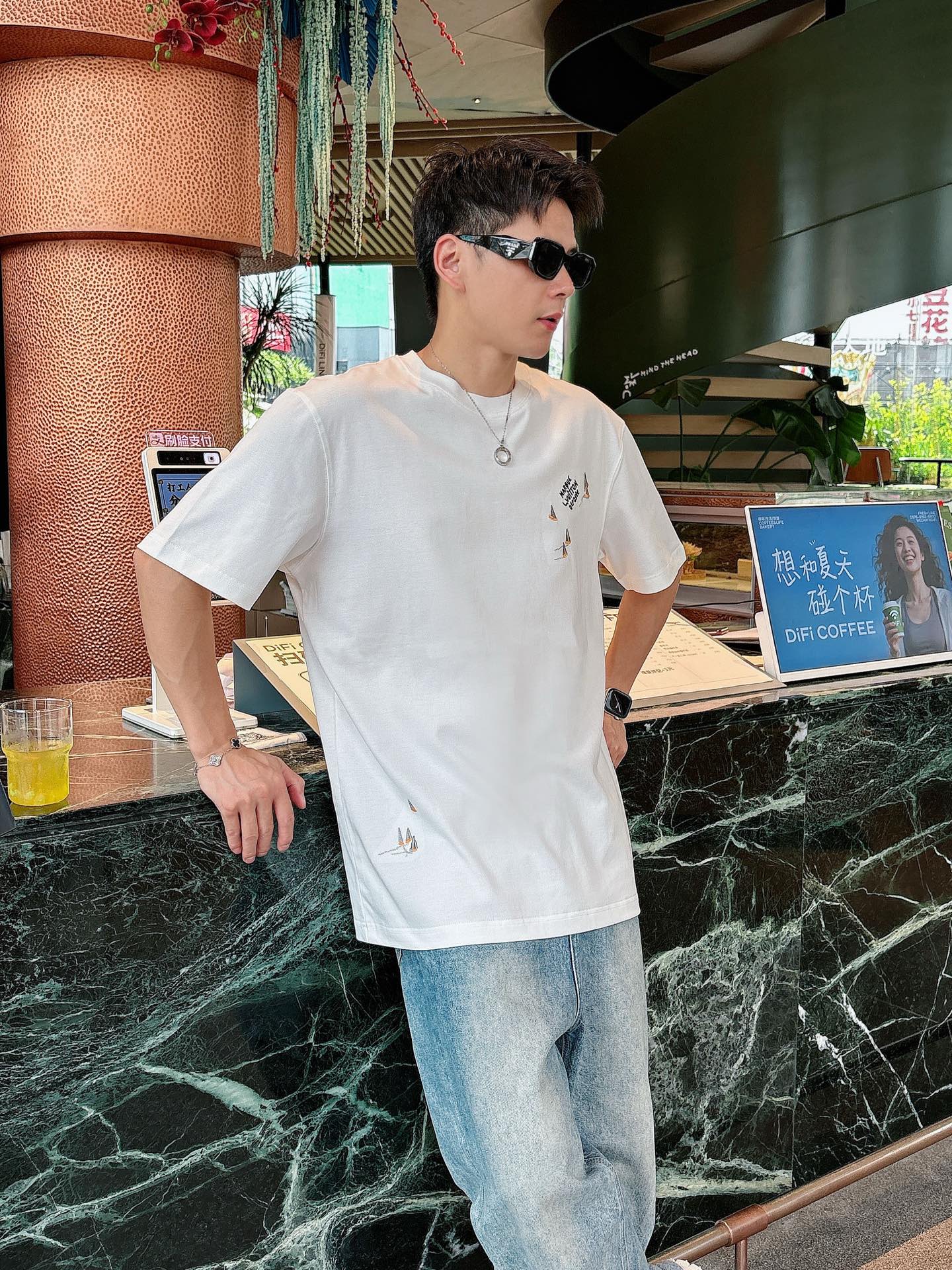 LV 26A Short-Sleeve Crew Neck T-Shirt Cotton 406010