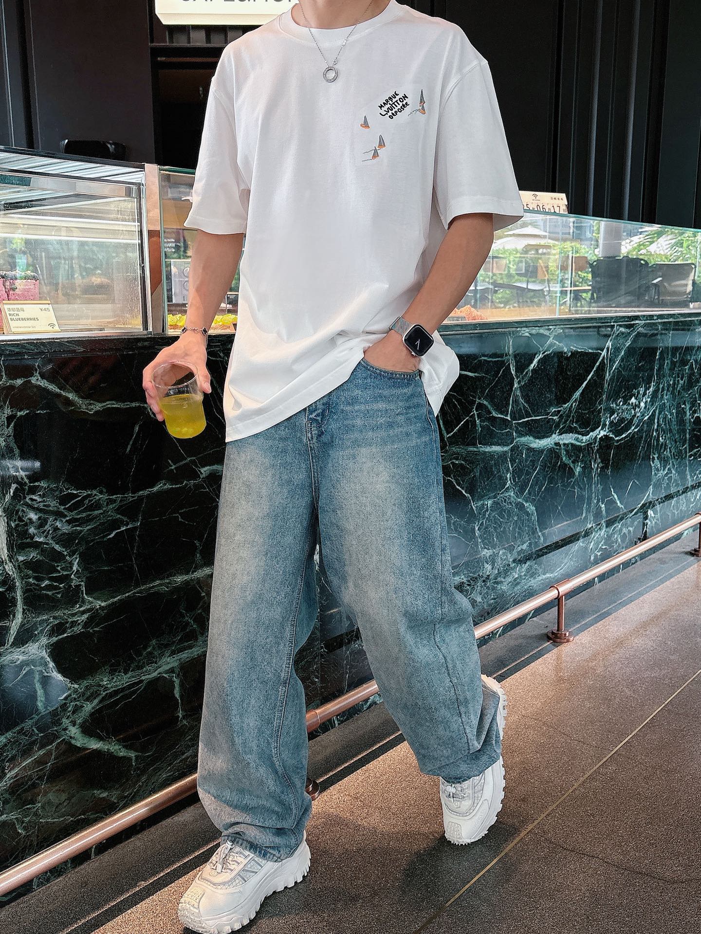LV 26A Short-Sleeve Crew Neck T-Shirt Cotton 406010