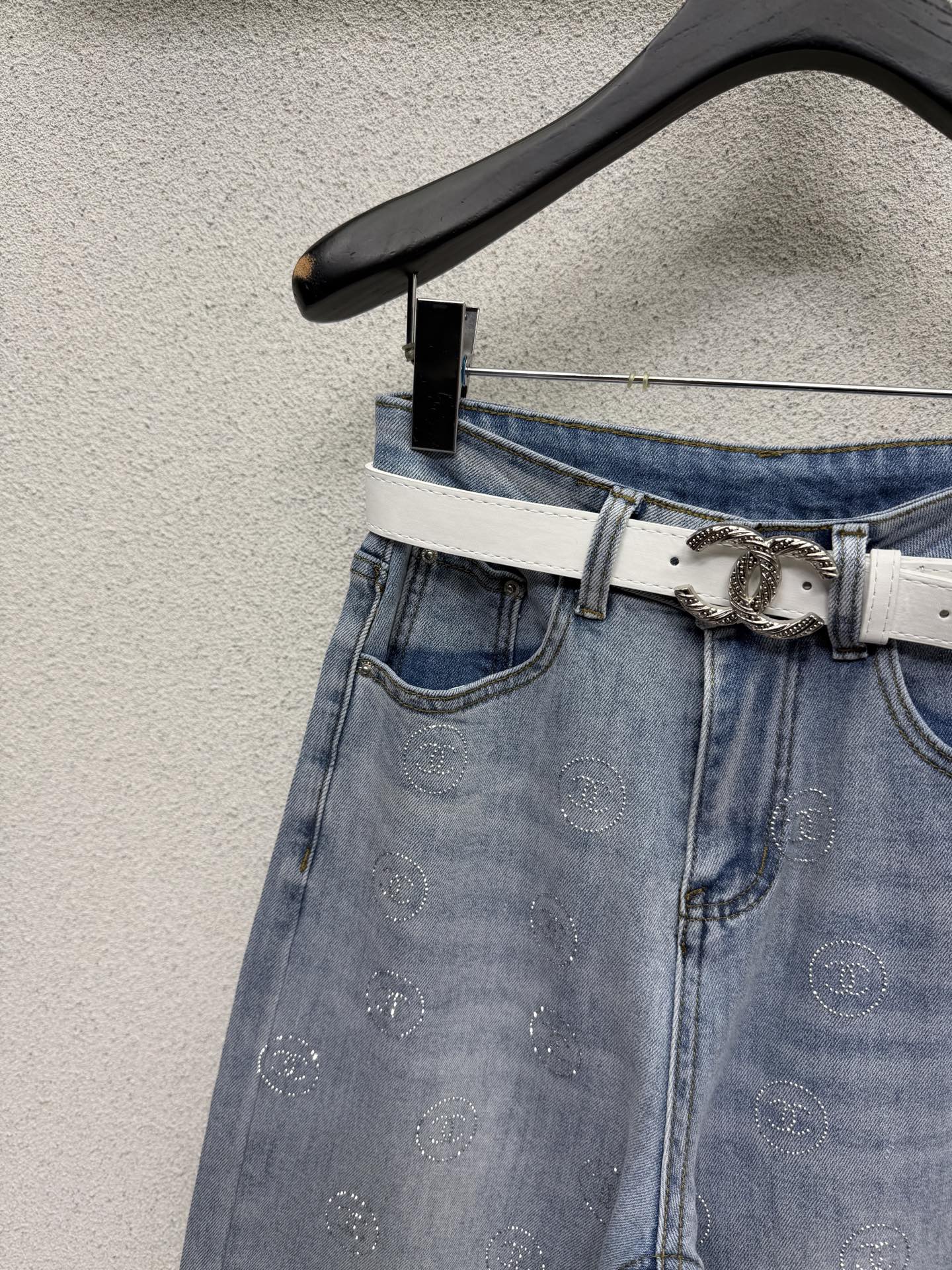 Chanel 2026 Rhinestone-studded Straight-leg Wide-leg Jeans With Belt Cotton 108397
