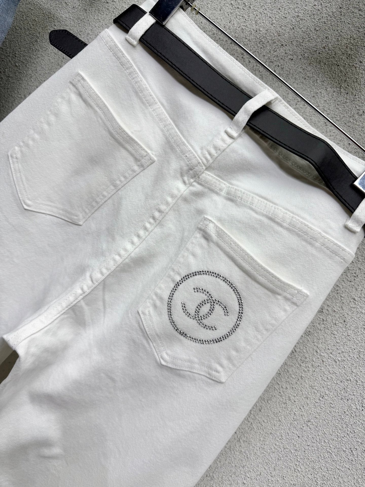 Chanel 2026 Rhinestone-studded Straight-leg Wide-leg Jeans With Belt Cotton 108397