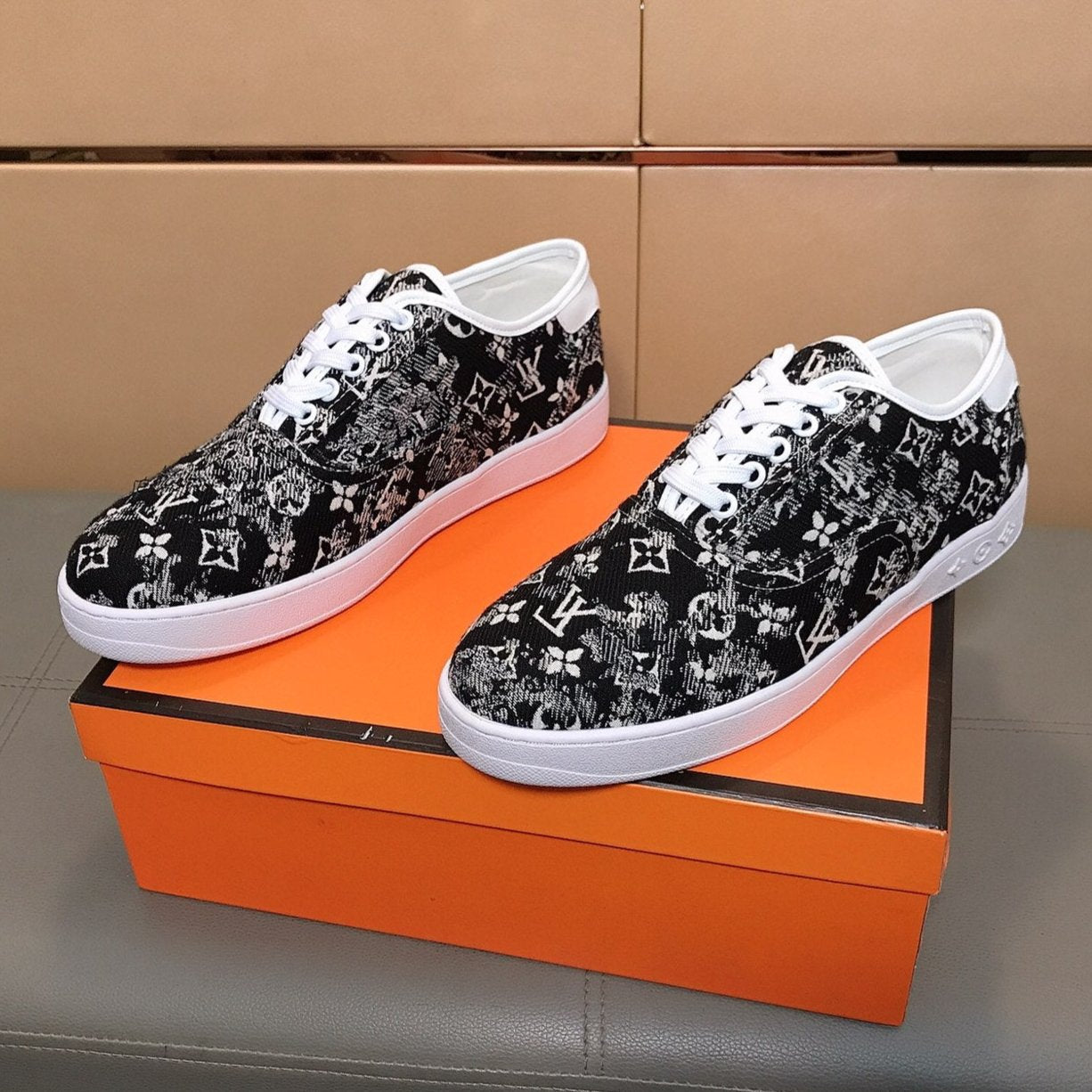 LV TRAINER BLACK MIX WHITE MONOGRAM JACQUARD