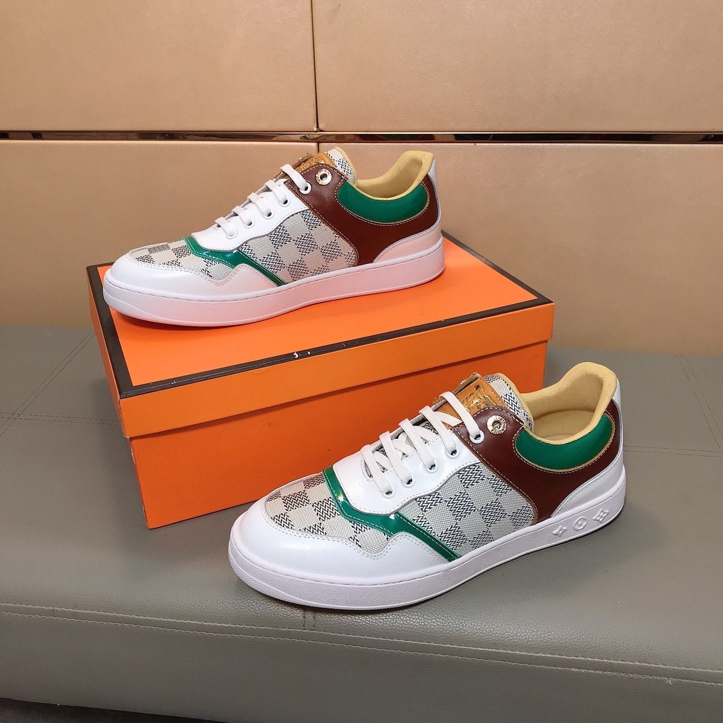LV TRAINER WHITE CALFSKIN AND BEIGE BROWN DAMIER CANVAS