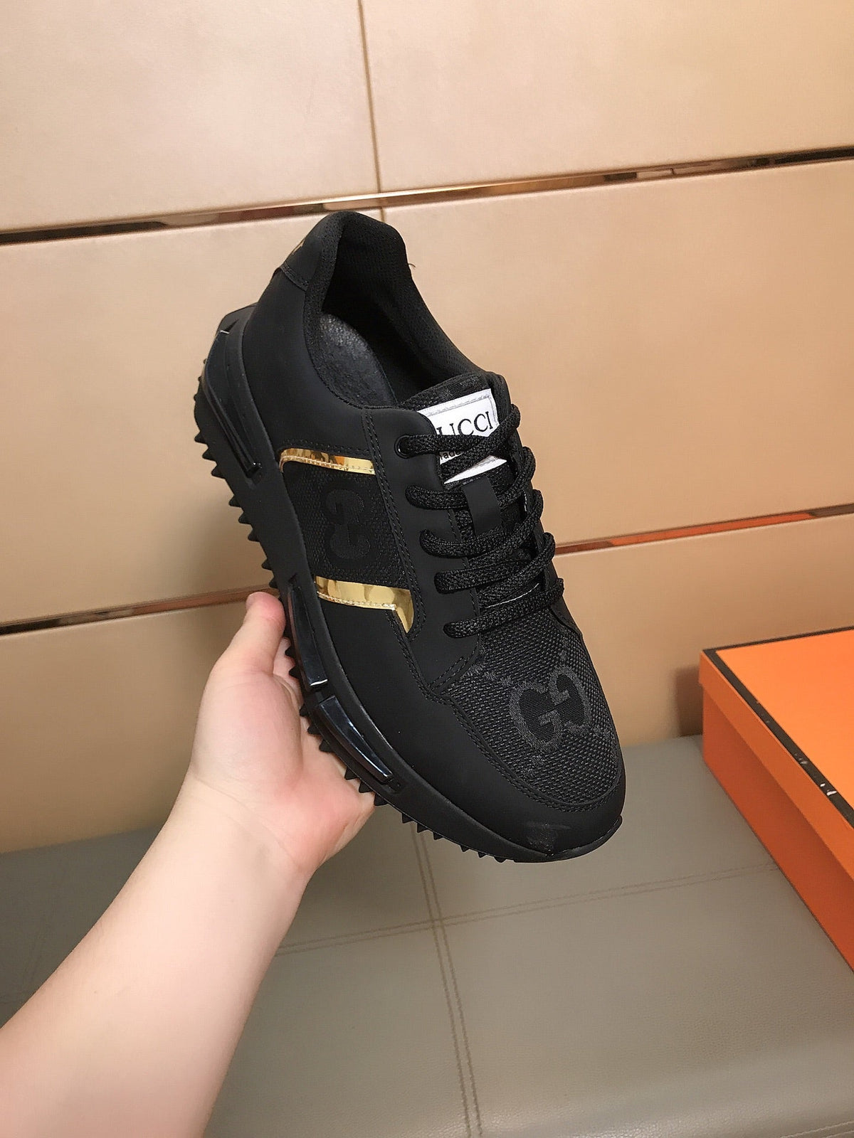 GG Men's Sneaker Black Cowhide 735852