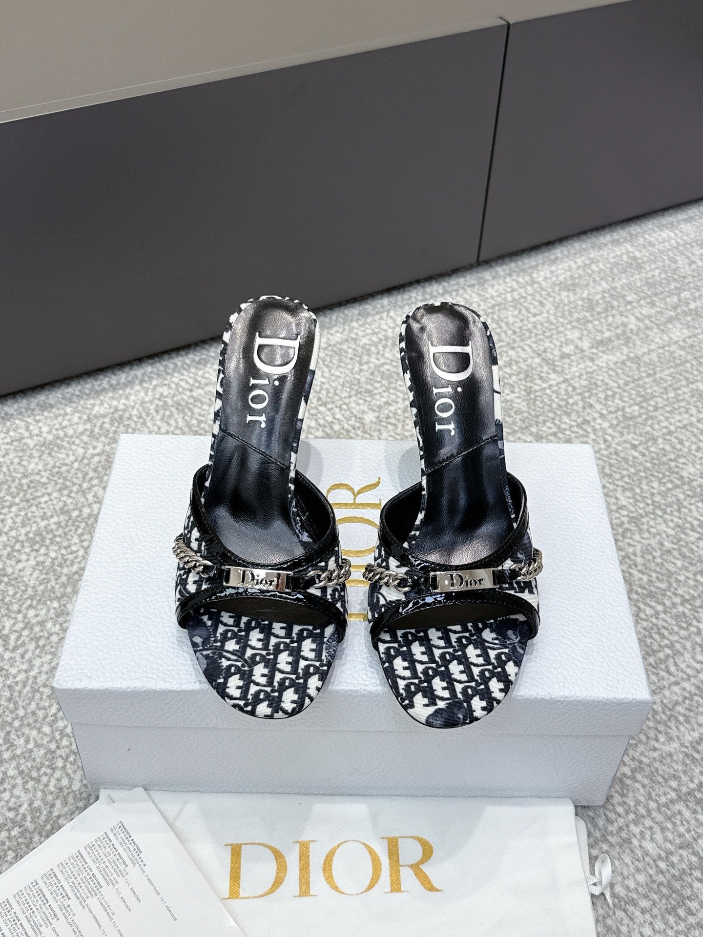 CD 26s High Heels Sandals 85 White Black Fabric Cowhide 661470