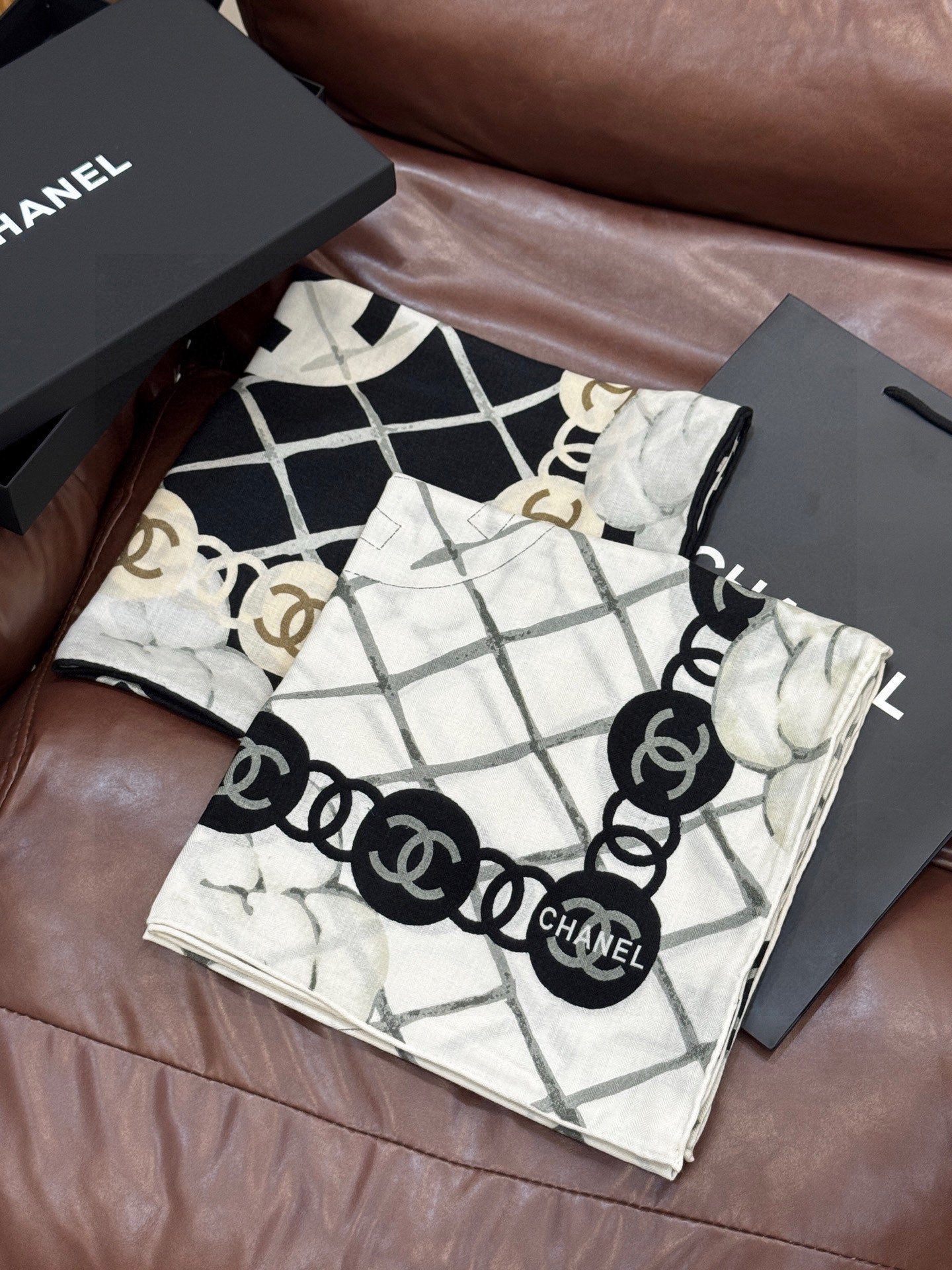 CC 25 Scarf 140cm Black White Cashmere 293217