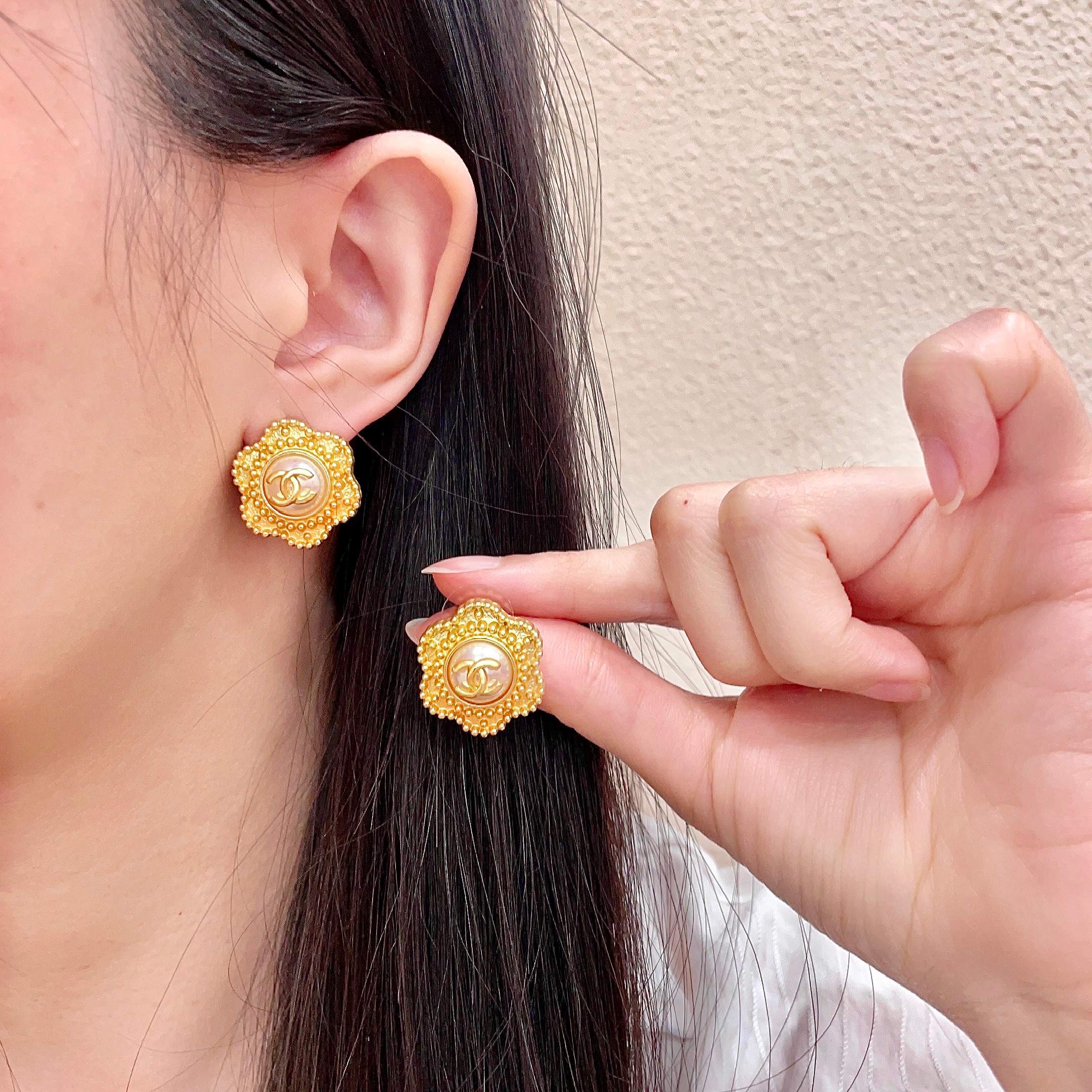 CC Flower Double C Mop Gold Earrings