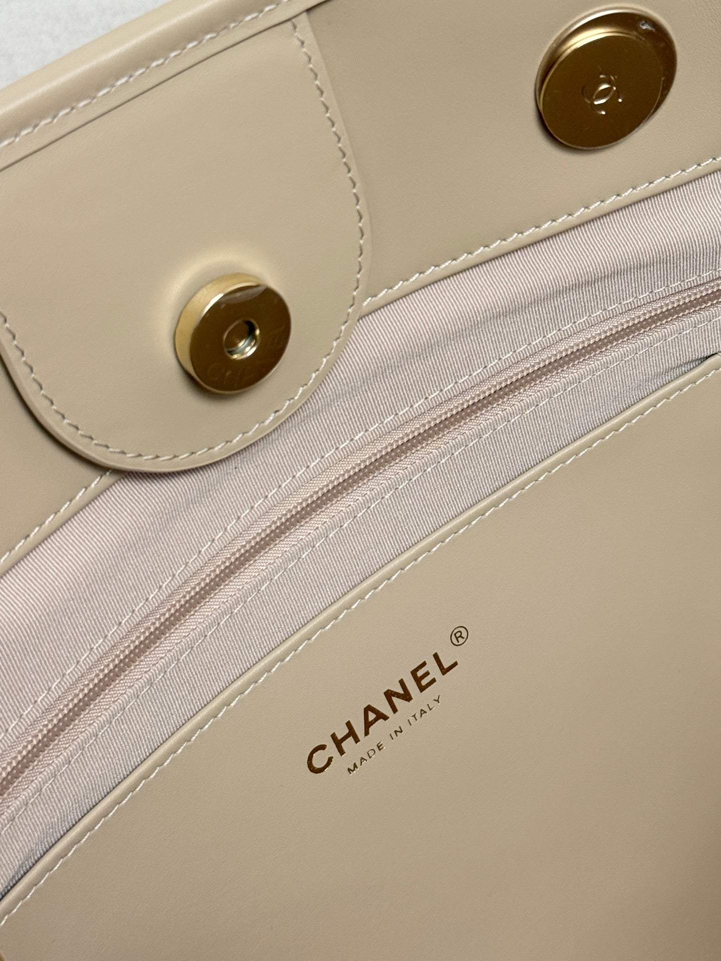 Chanel 26 Woven Beach Bag 46 White Light Beige Canvas Leather