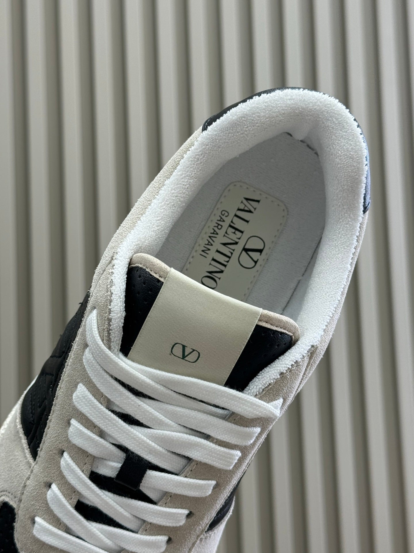 VT 2025 Sneaker Black White Suede Calfskin 548584