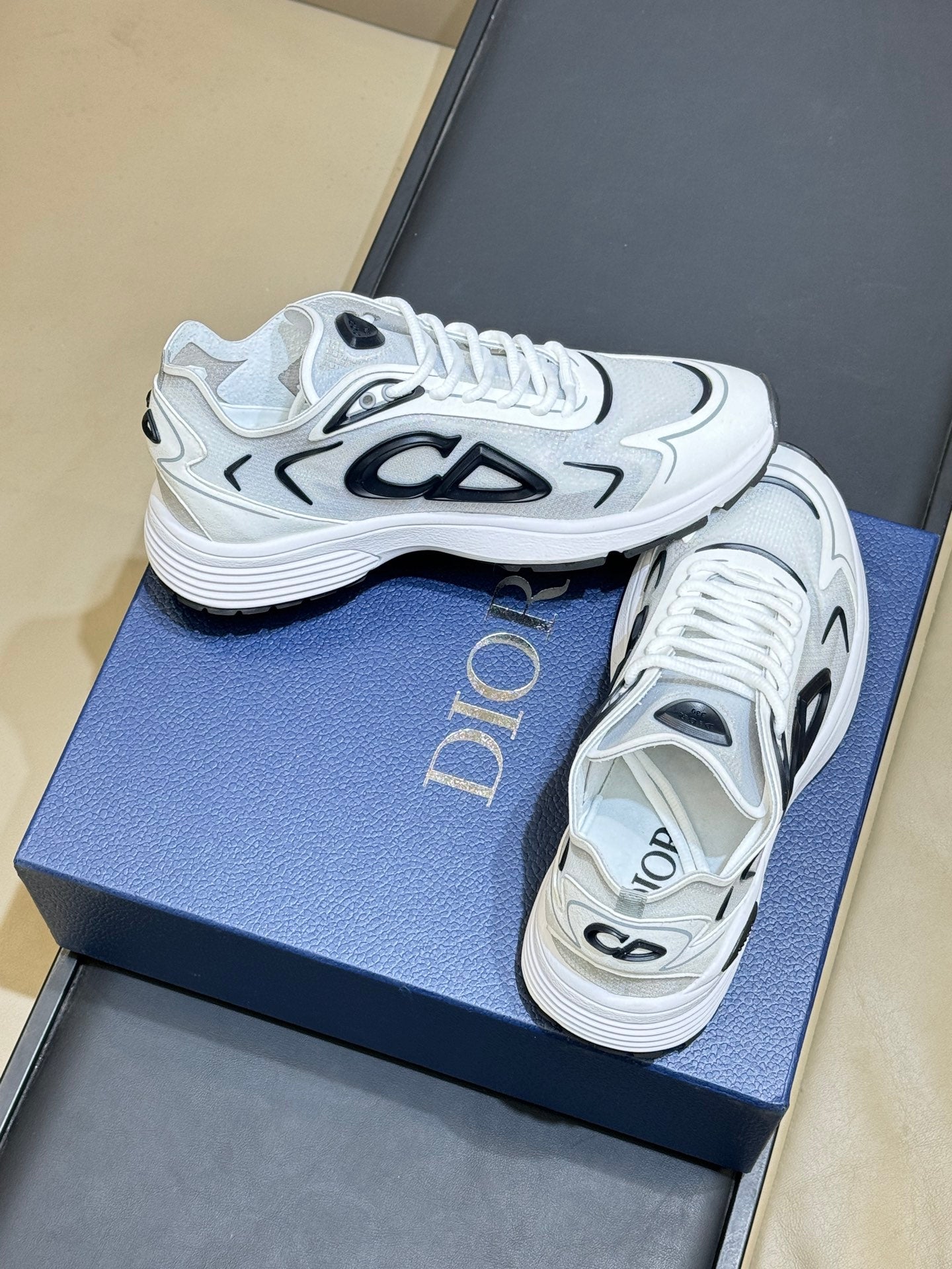 CD 26 B30 Sneaker White Black Mesh TPU 621817