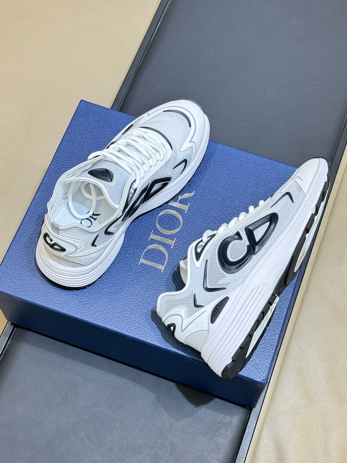 CD 26 B30 Sneaker White Black Mesh TPU 621817