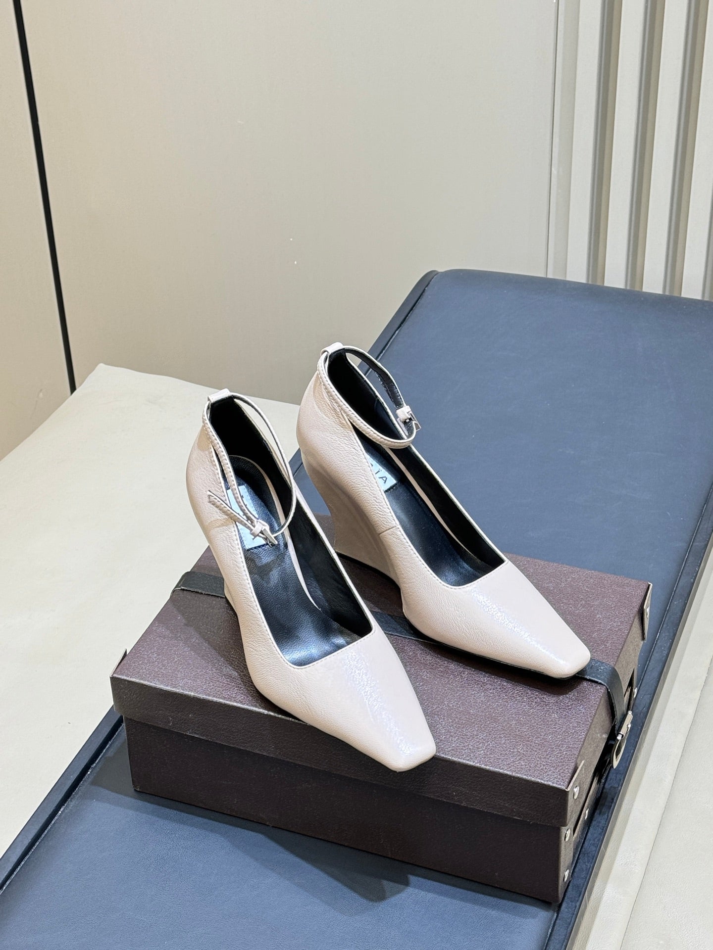 Alaia 2026 Wedge Pumps Goatskin 789591
