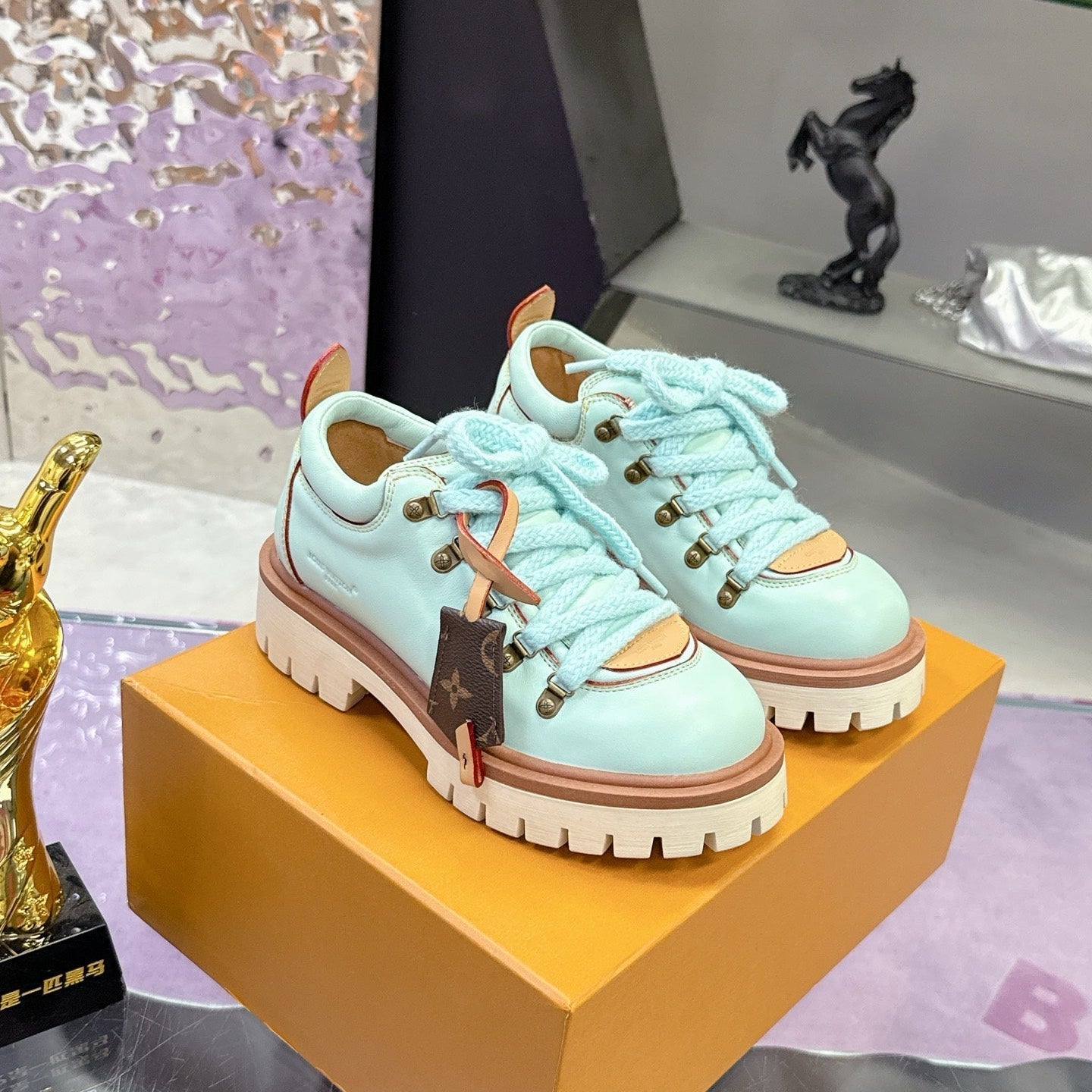 LV 26ss Sneaker Mint Green Sheepskin 672124
