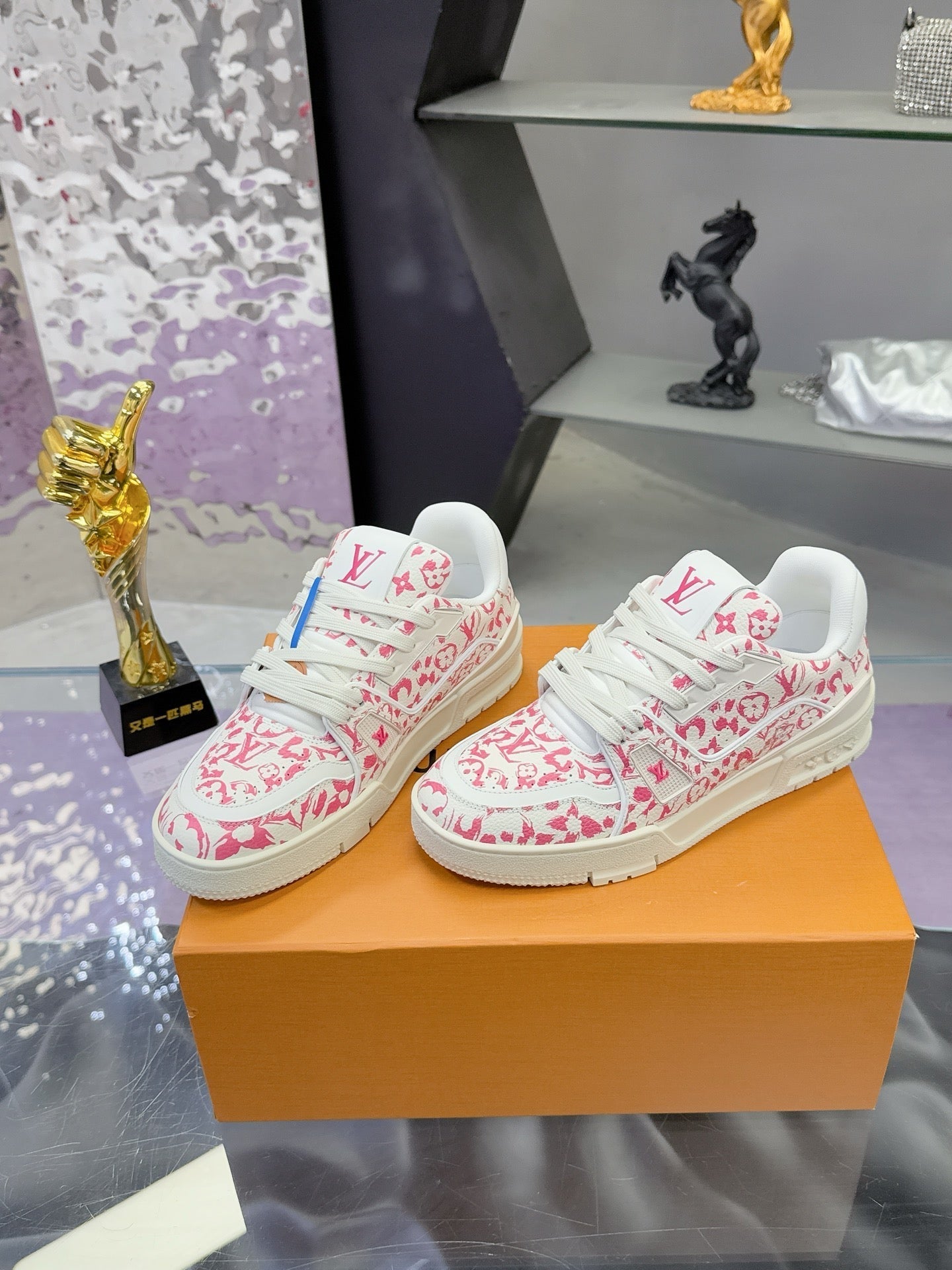 LV x Tyler 26ss Sneaker White Pink Cowhide  672144