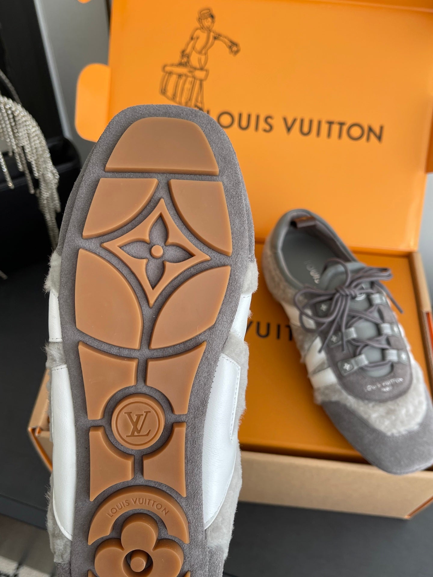 LV 26ss Ballet Sneakers Gray Suede 631485